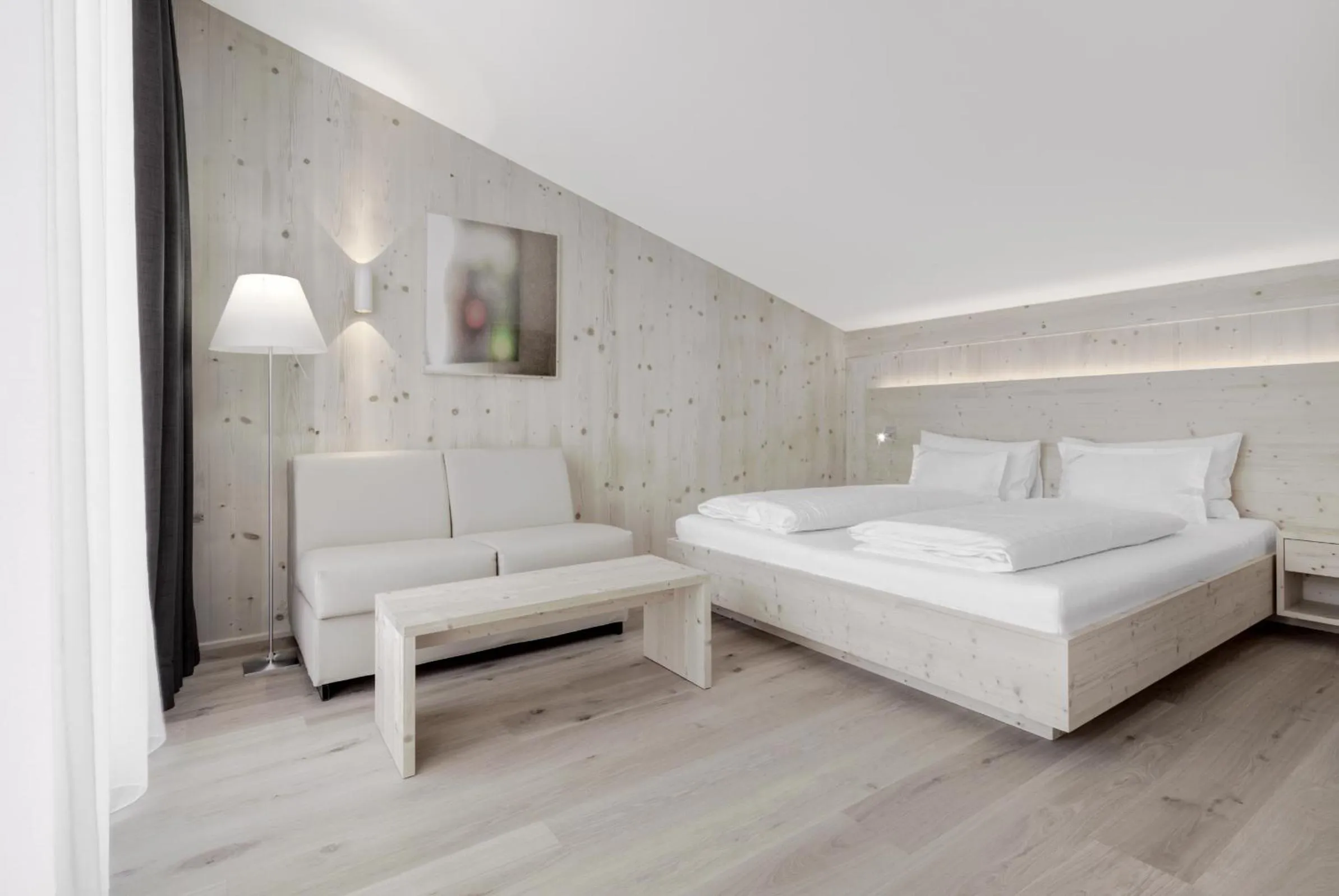 Living room, Bed in Hotel Gardenazza