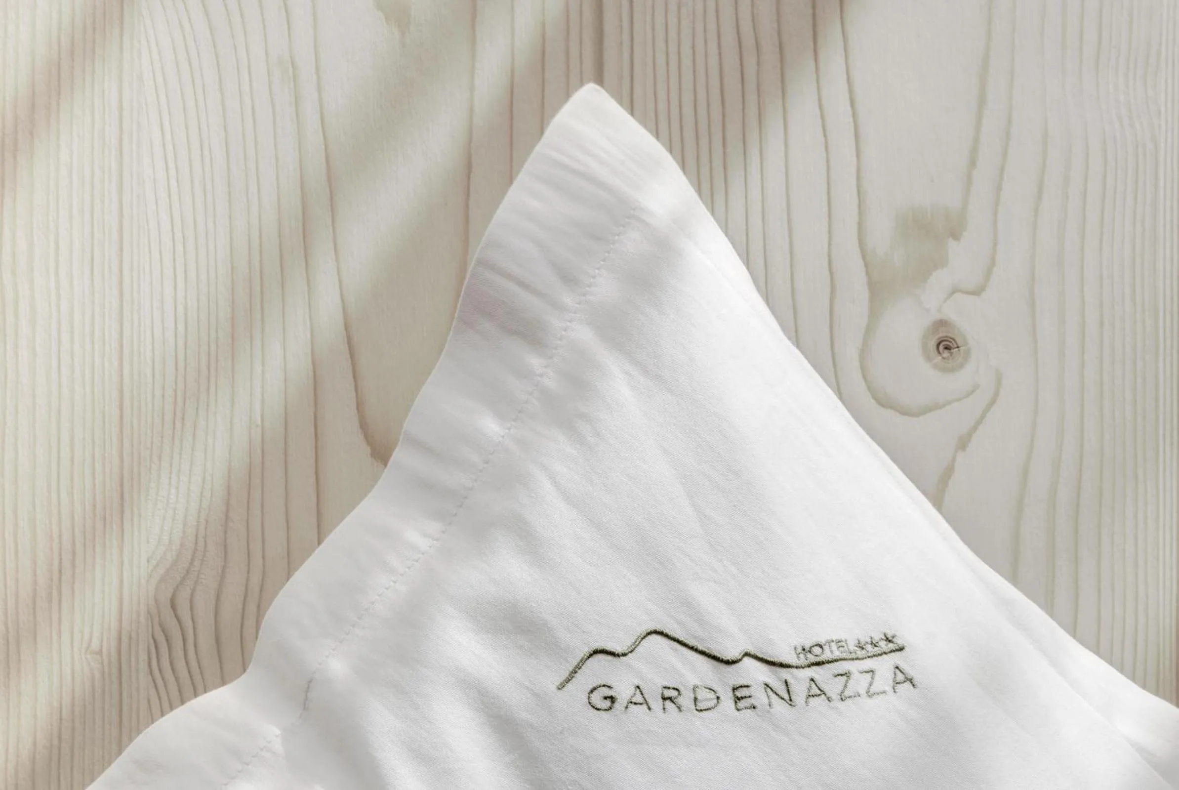 Decorative detail, Bed in Hotel Gardenazza
