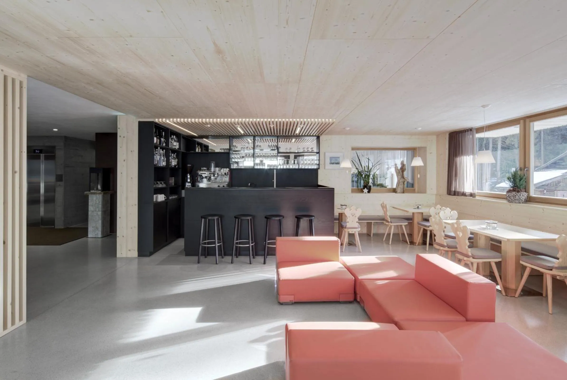 Lounge or bar in Hotel Gardenazza