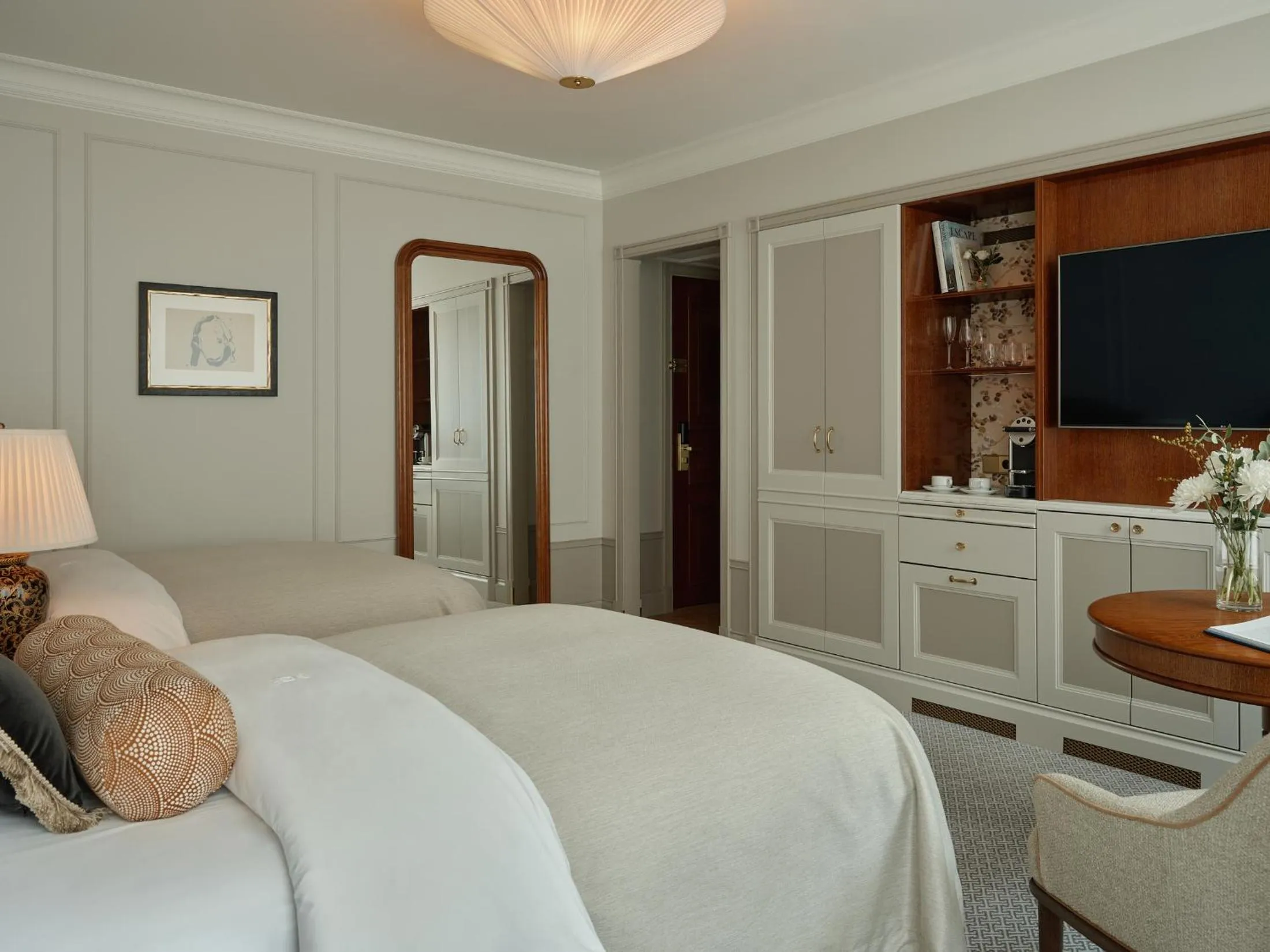 TV and multimedia, Bed in Hotel Kämp