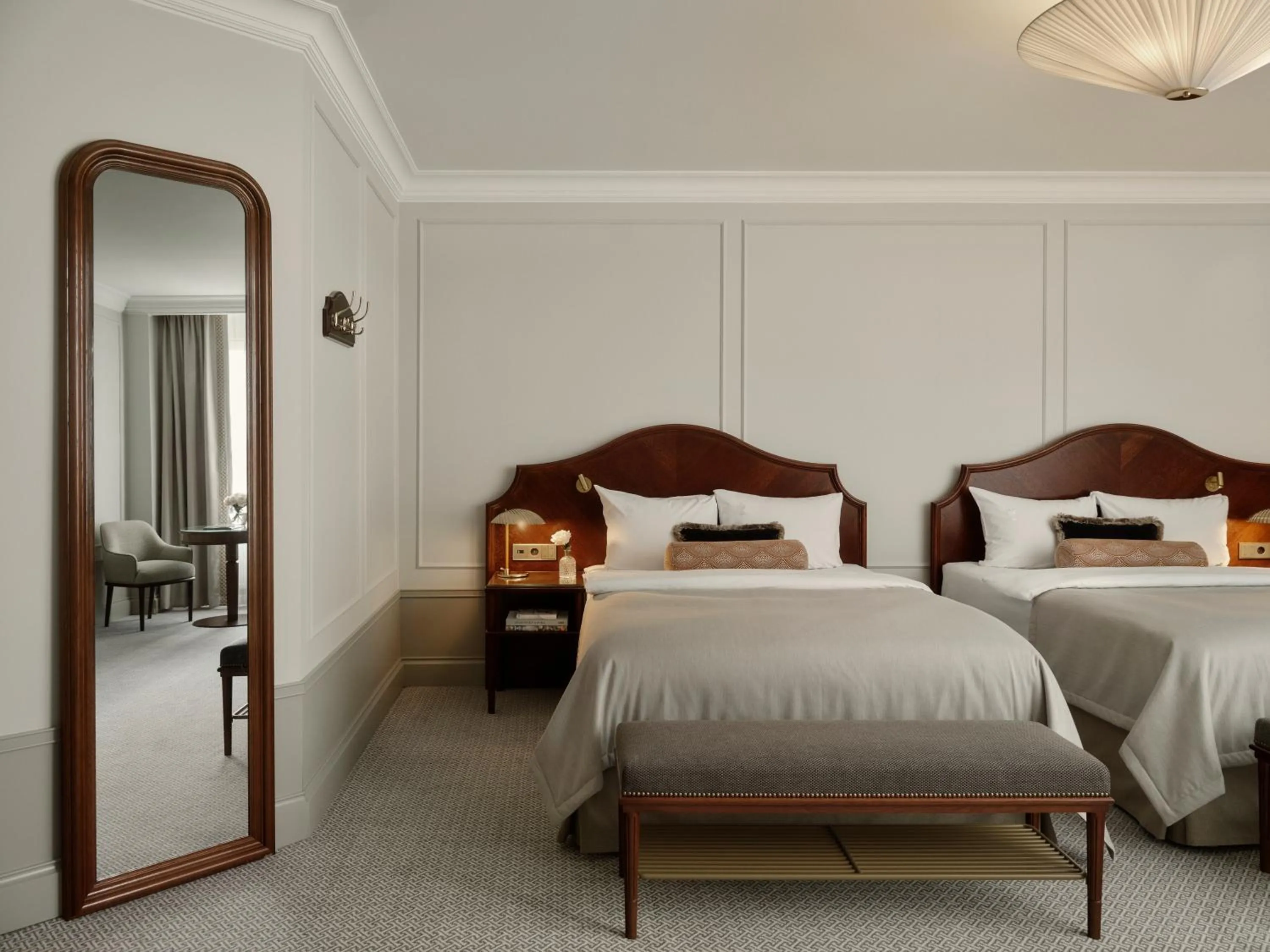 Bedroom, Bed in Hotel Kämp