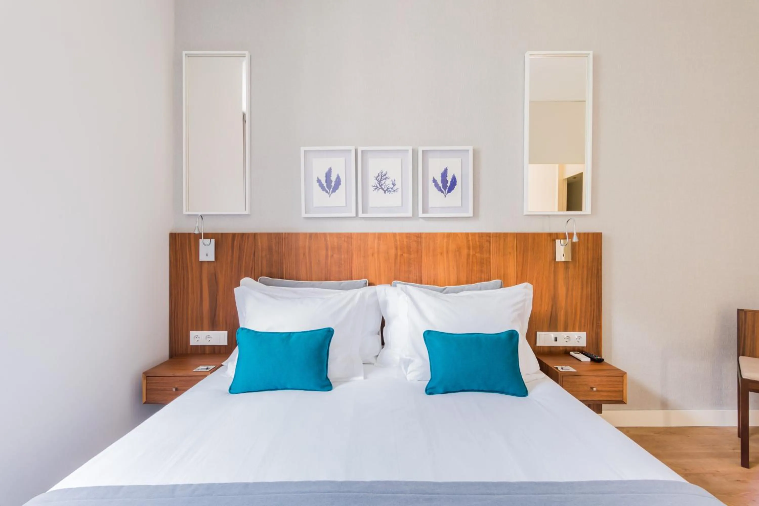Bedroom, Bed in Augusta Residence Apartments
