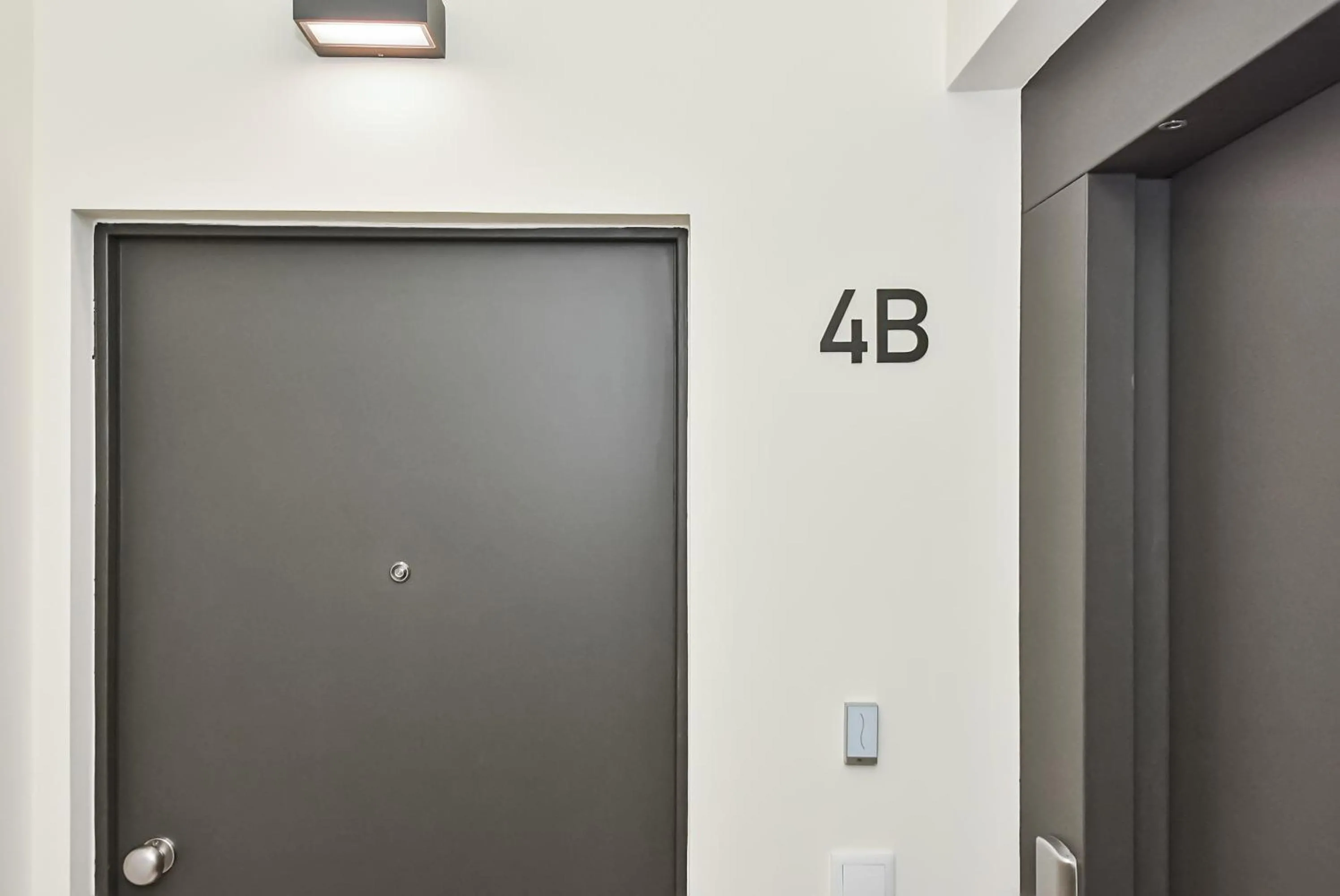 Text overlay in Augusta Residence Apartments