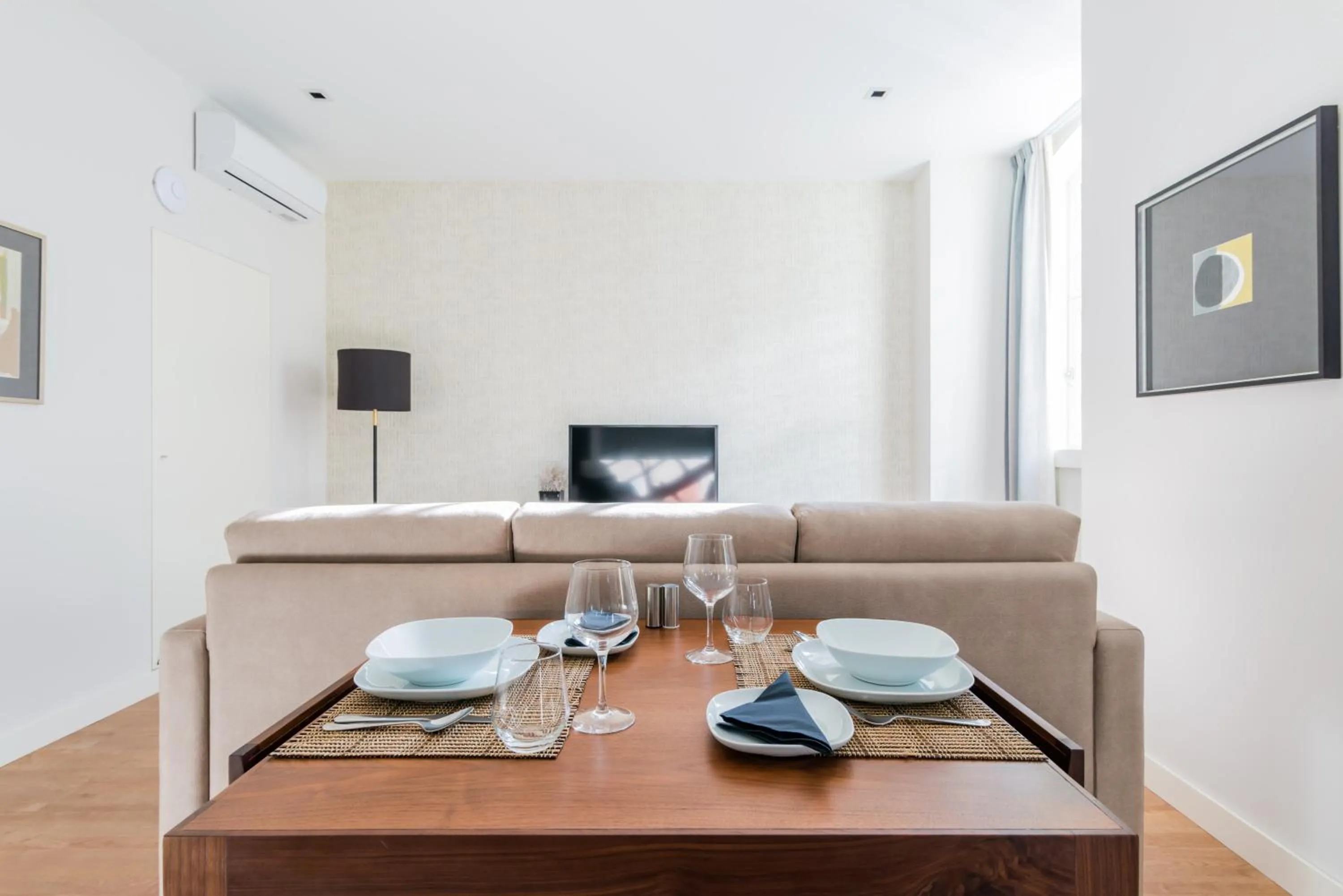 Dining area in Augusta Residence Apartments