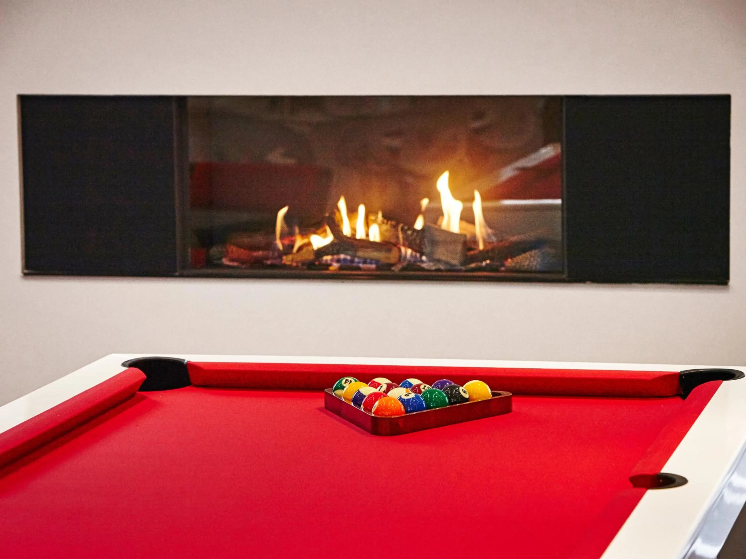 Billiard in Hôtel Gustave Colmar