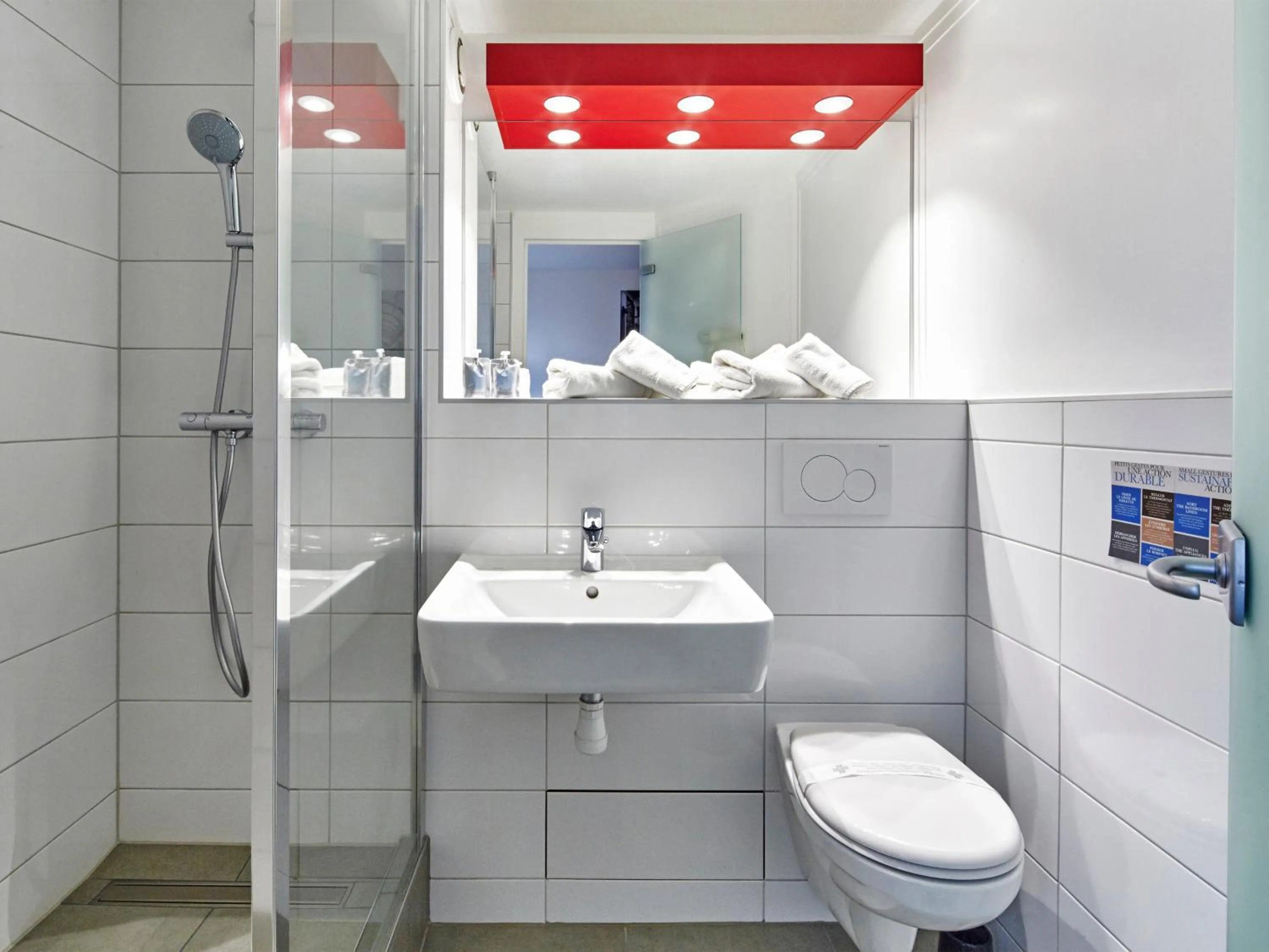 Bathroom in Hôtel Gustave Colmar