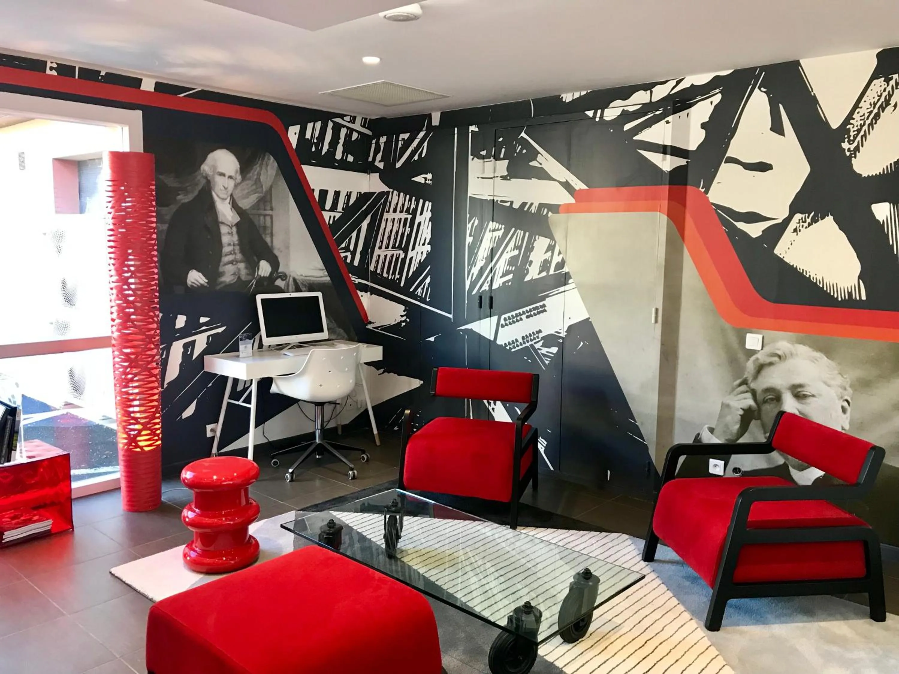 Lounge or bar in Hôtel Gustave Colmar