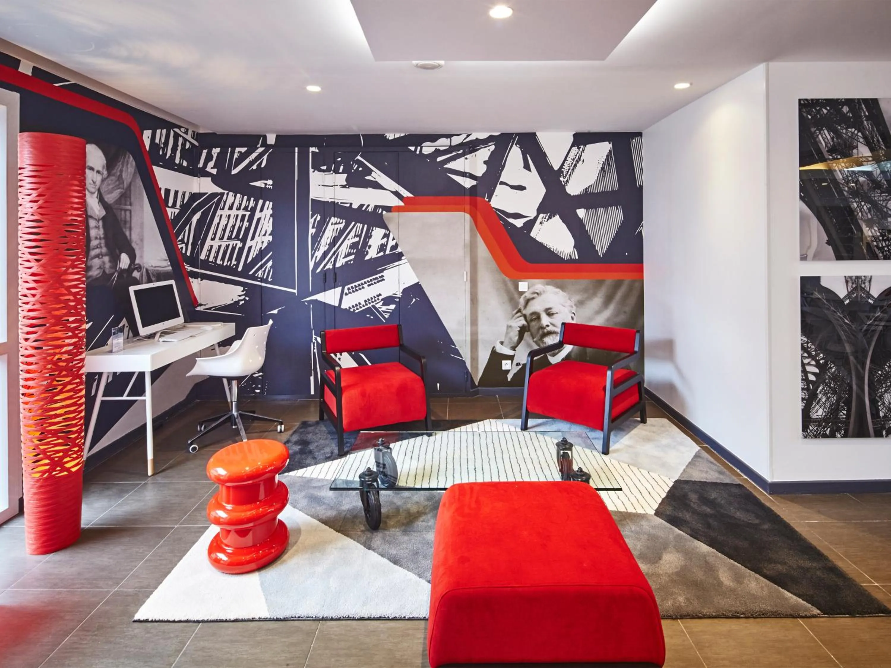 Lounge or bar in Hôtel Gustave Colmar