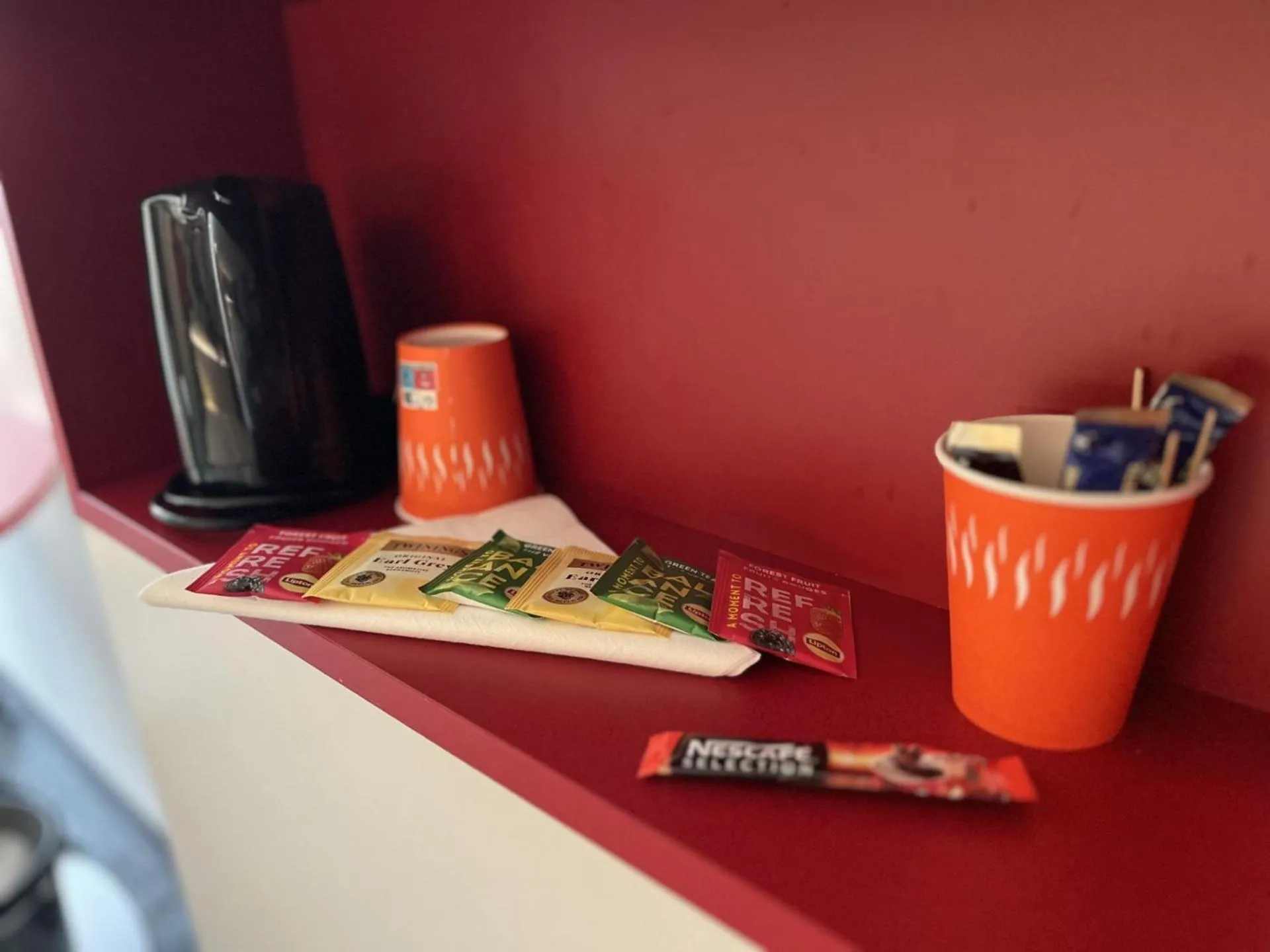 Coffee/tea facilities in Hôtel Gustave Colmar