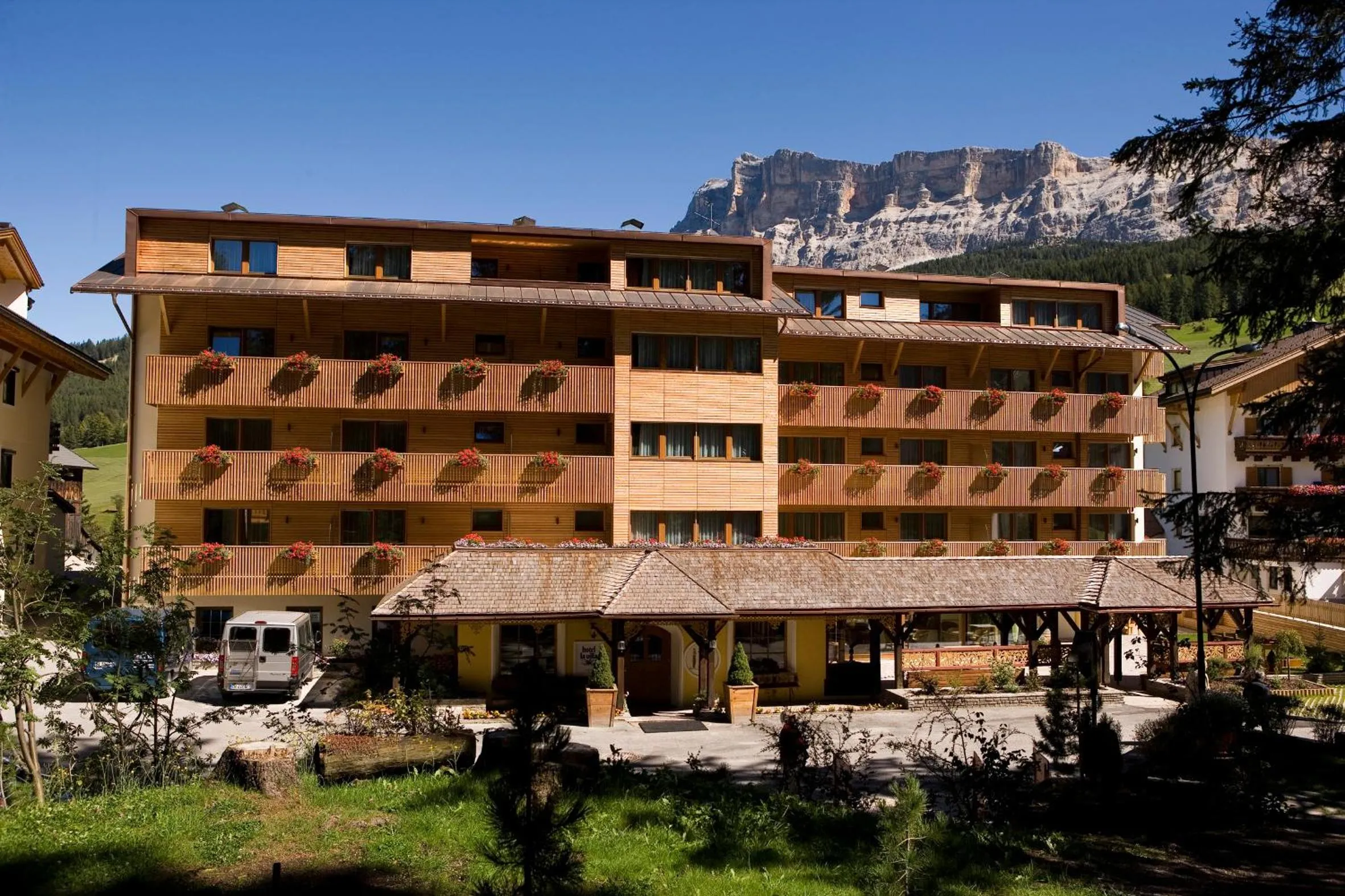 Property building in Hotel La Villa