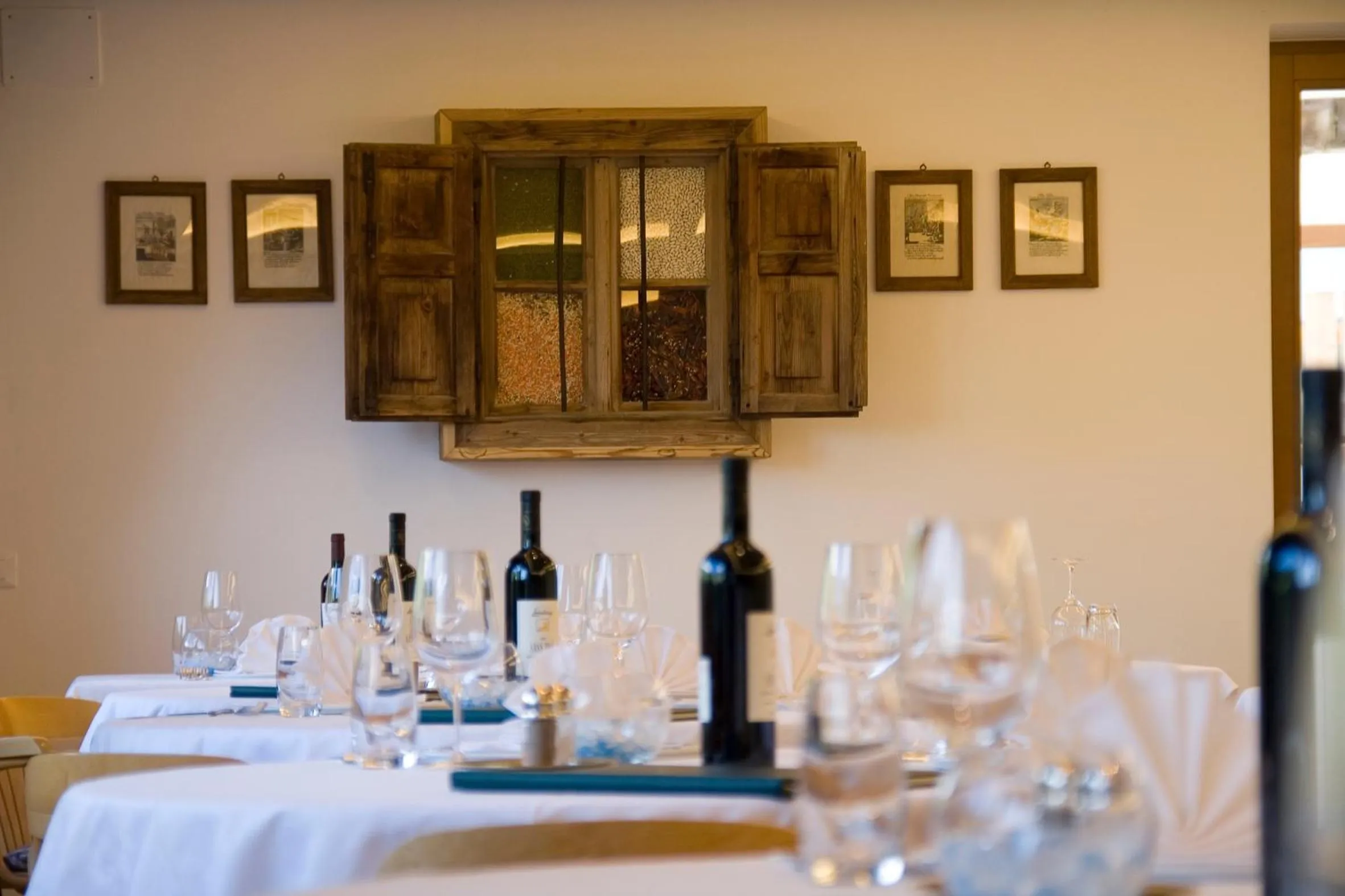 Restaurant/places to eat in Hotel La Villa