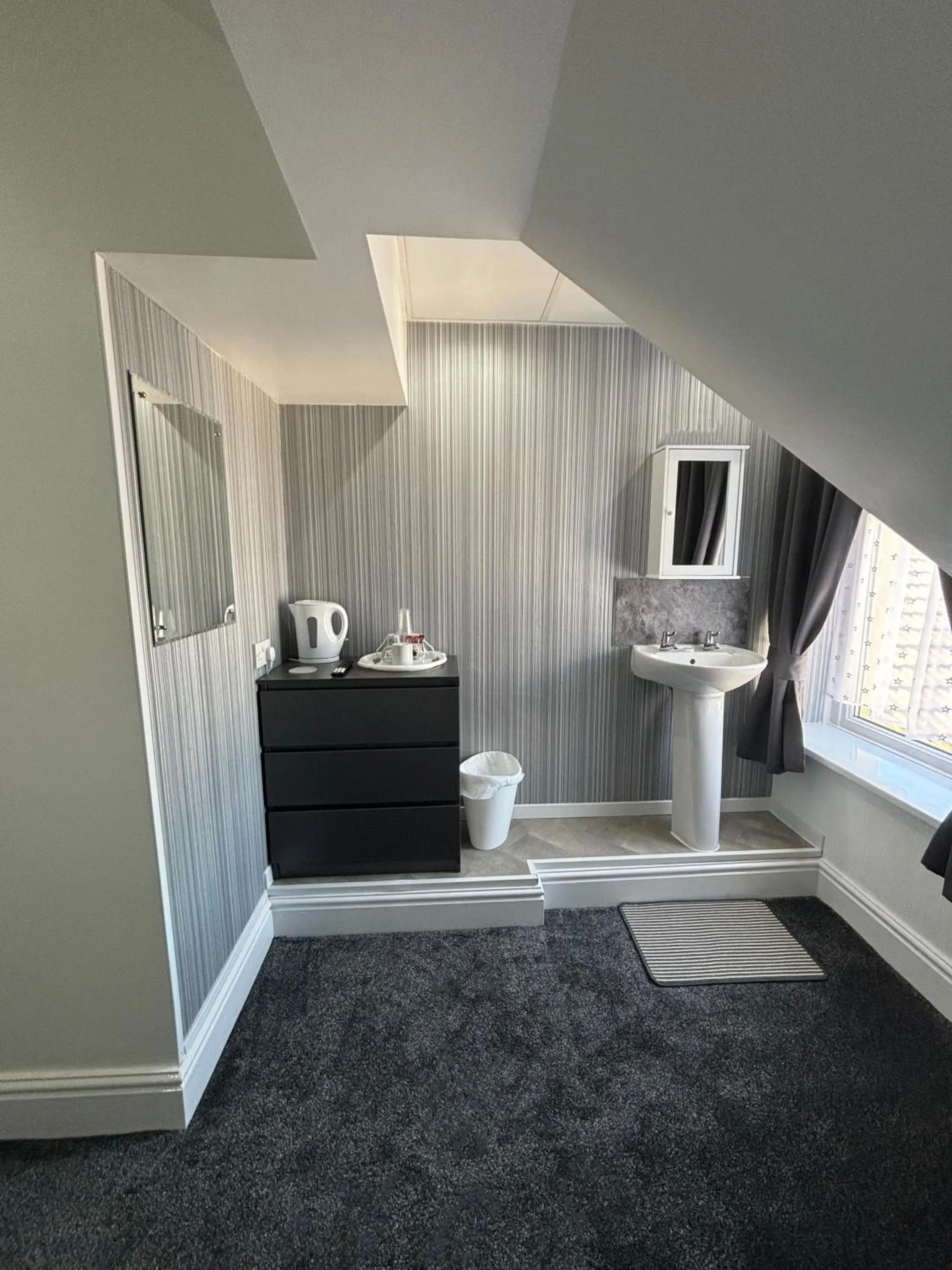 Coffee/tea facilities in The Mornington Hotel