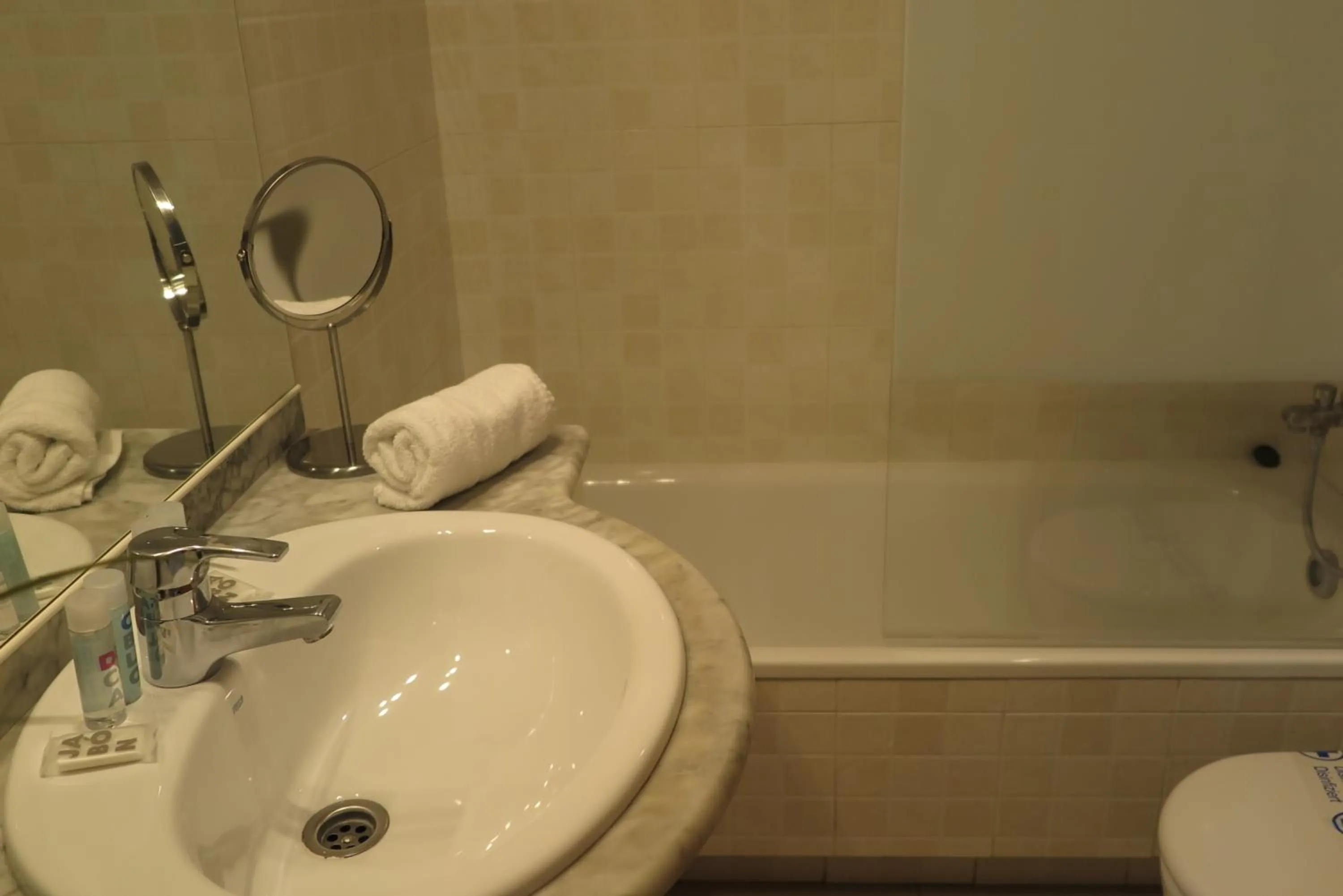 Bathroom in Serennia Apartamentos Ramblas - Plaça Catalunya