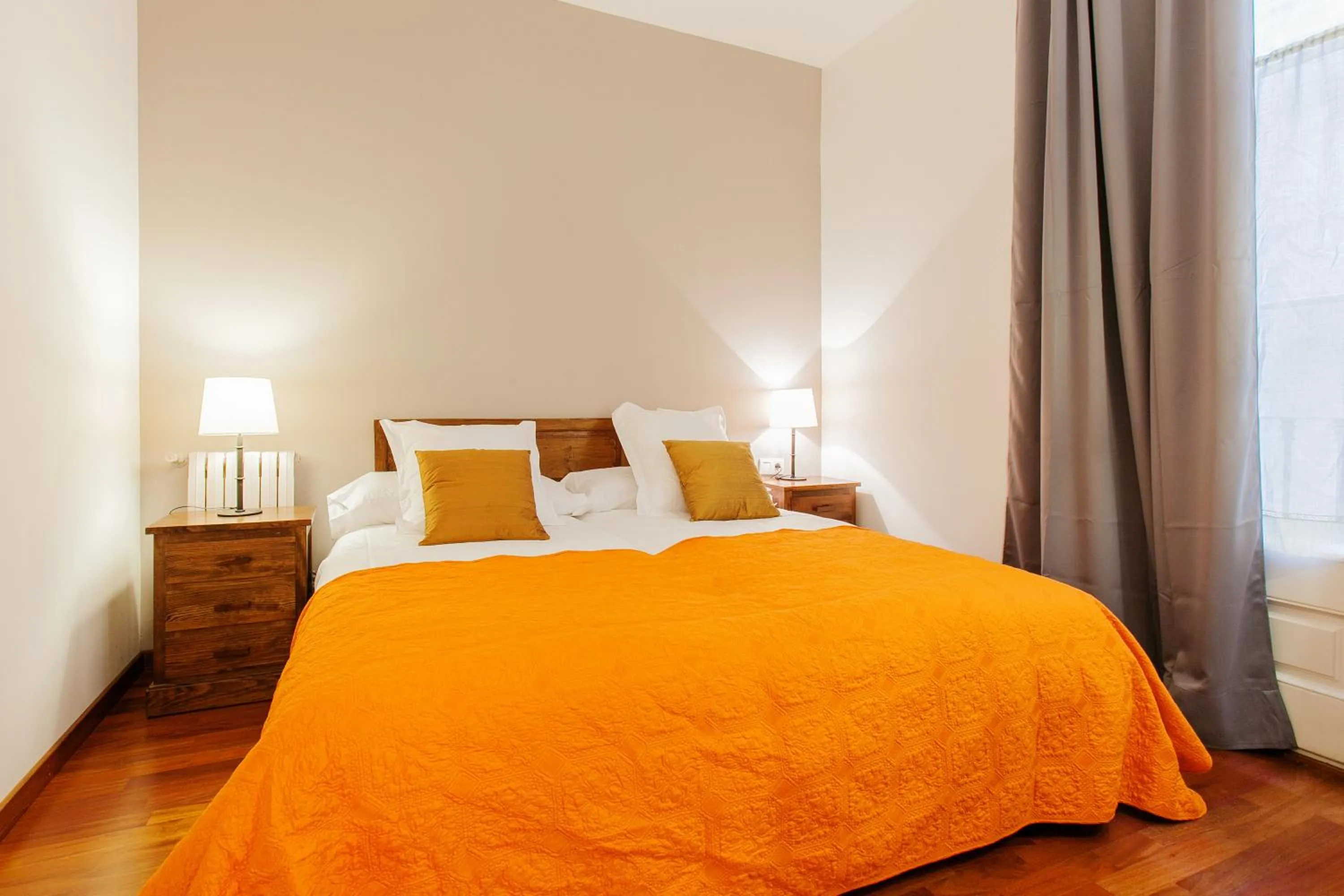 Bedroom, Bed in Serennia Apartamentos Ramblas - Plaça Catalunya