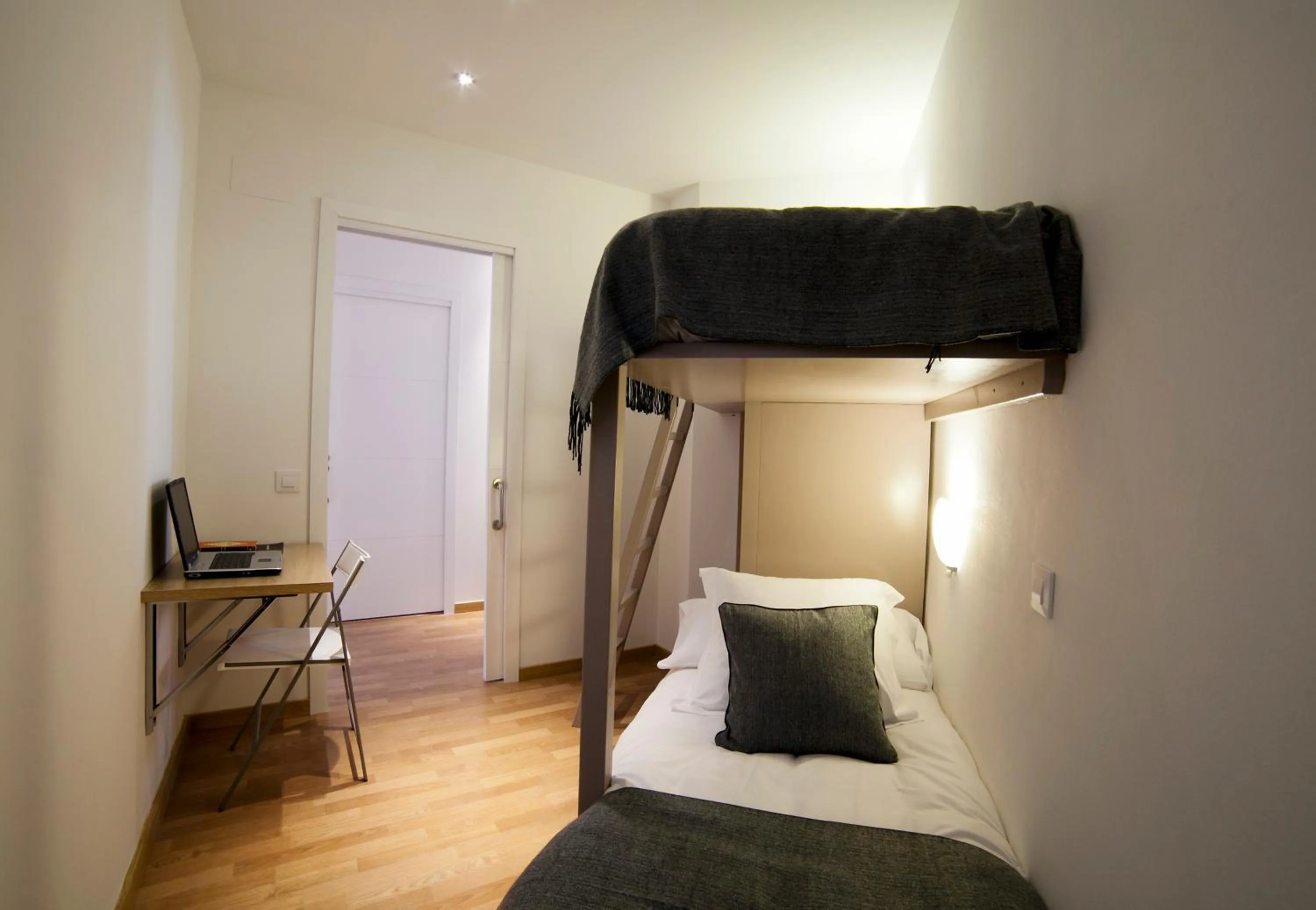 Bedroom, Bed in Serennia Apartamentos Ramblas - Plaça Catalunya