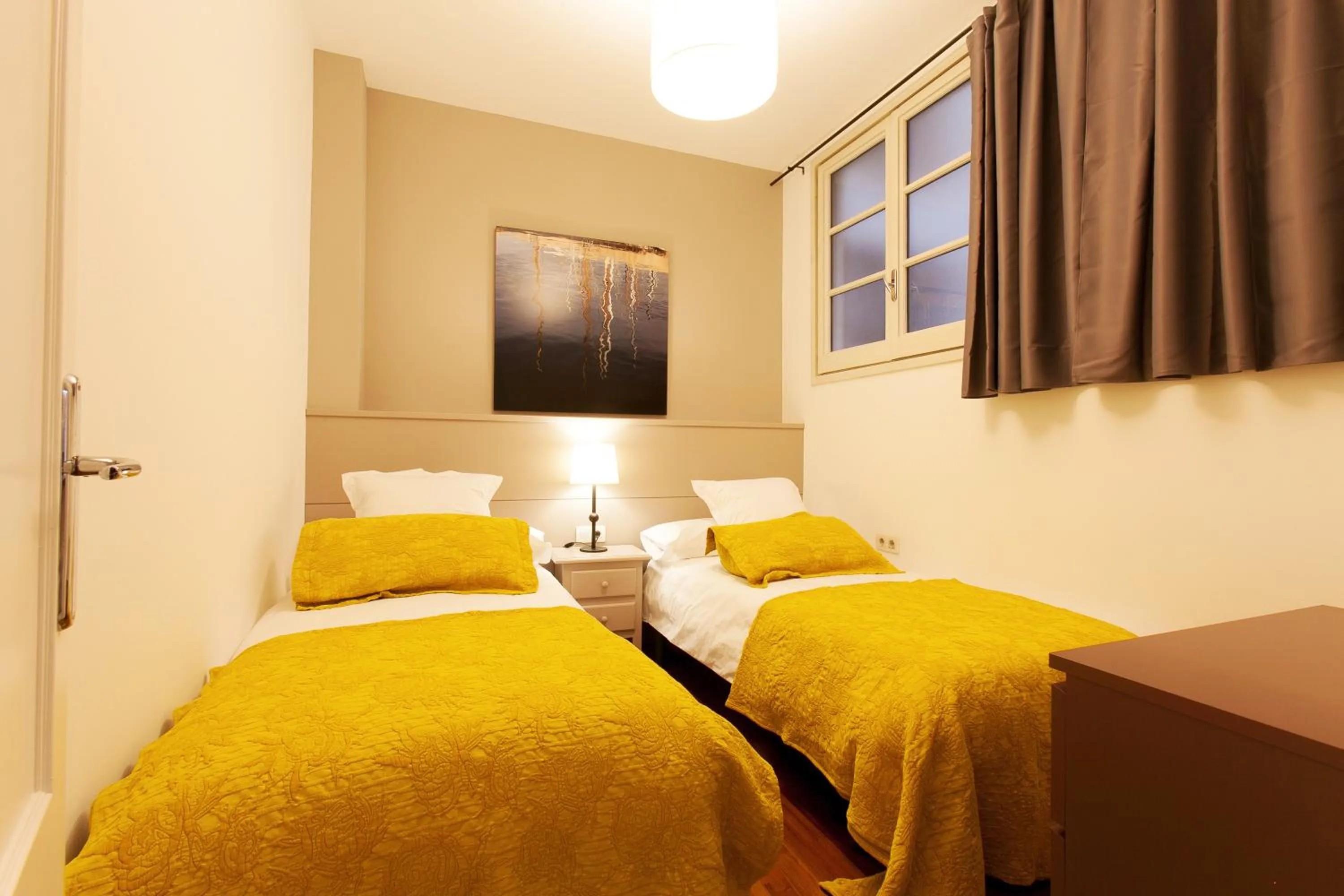 Bedroom, Bed in Serennia Apartamentos Ramblas - Plaça Catalunya