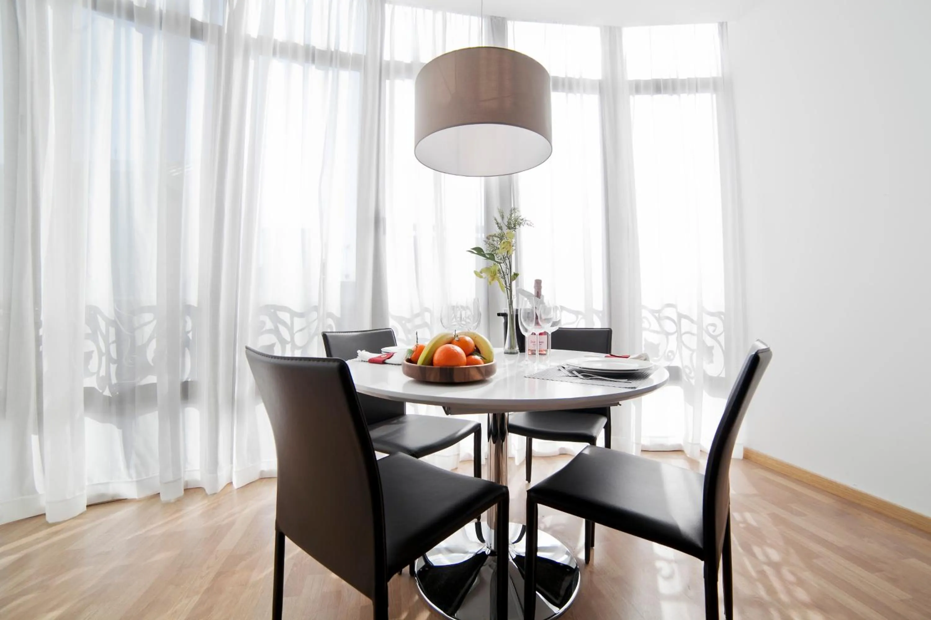 Dining area in Serennia Apartamentos Ramblas - Plaça Catalunya