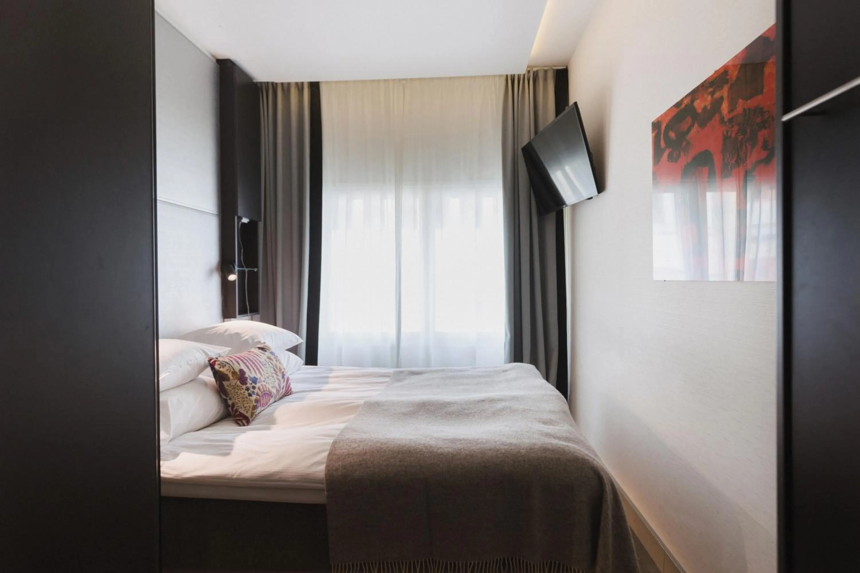 Bed in GLO Hotel Art