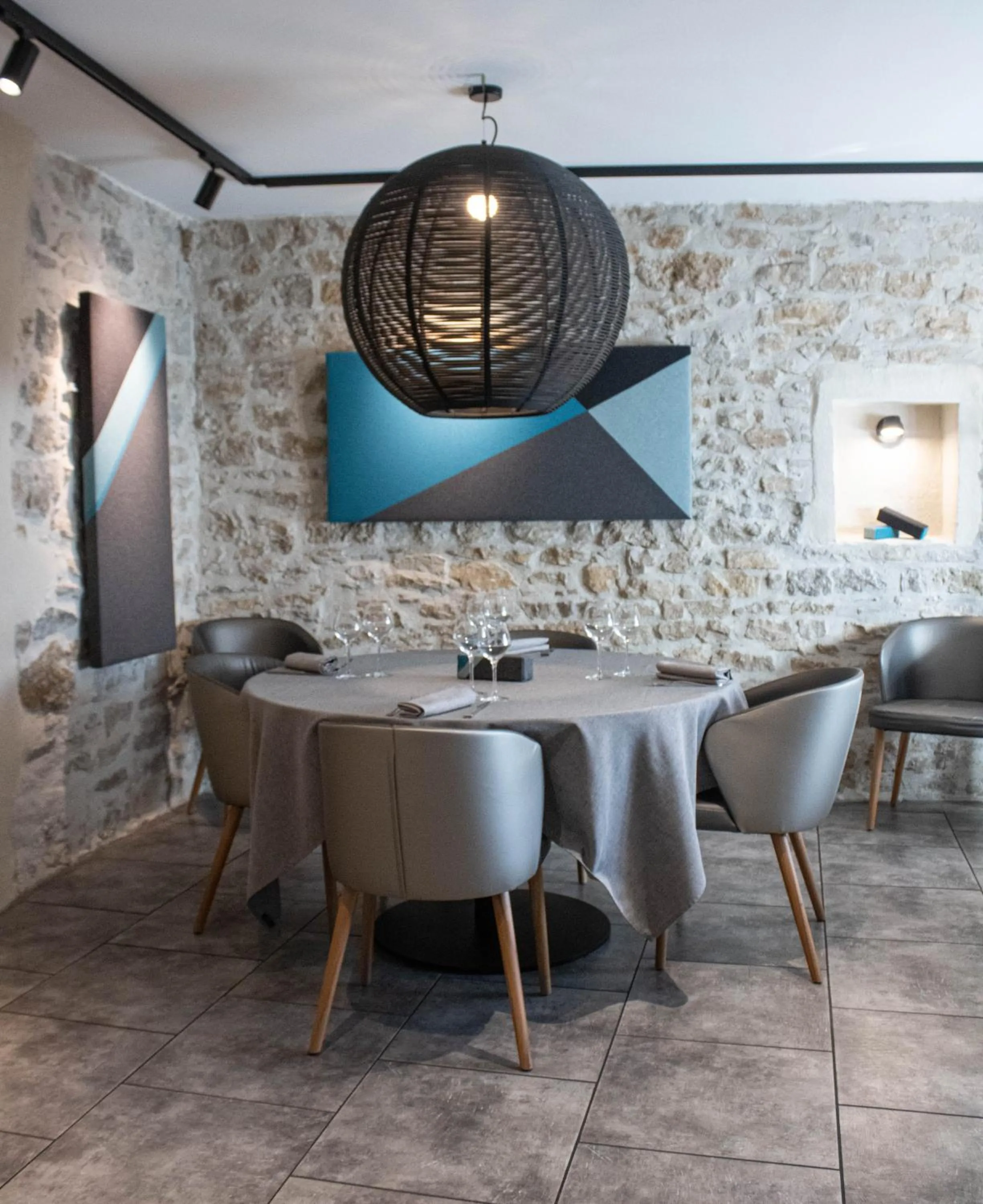 Restaurant/places to eat in La Source