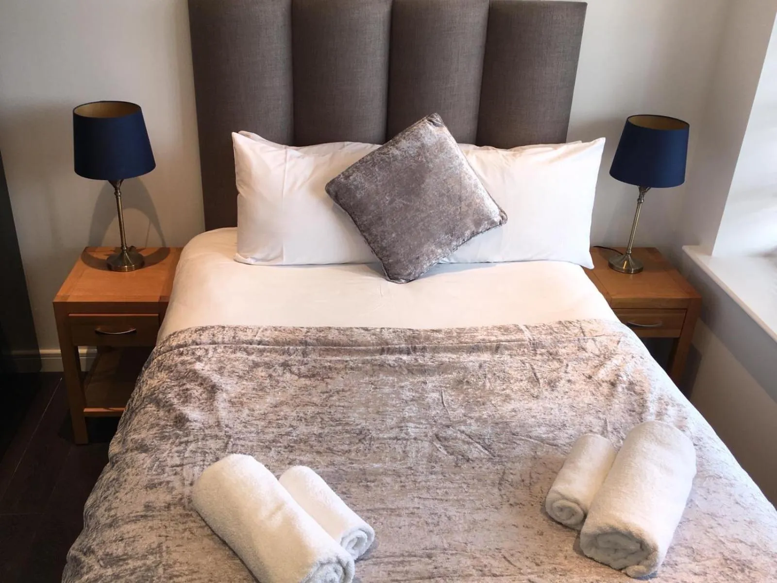 Bed in Blue Sky Apartments @Wallis Square, Farnborough