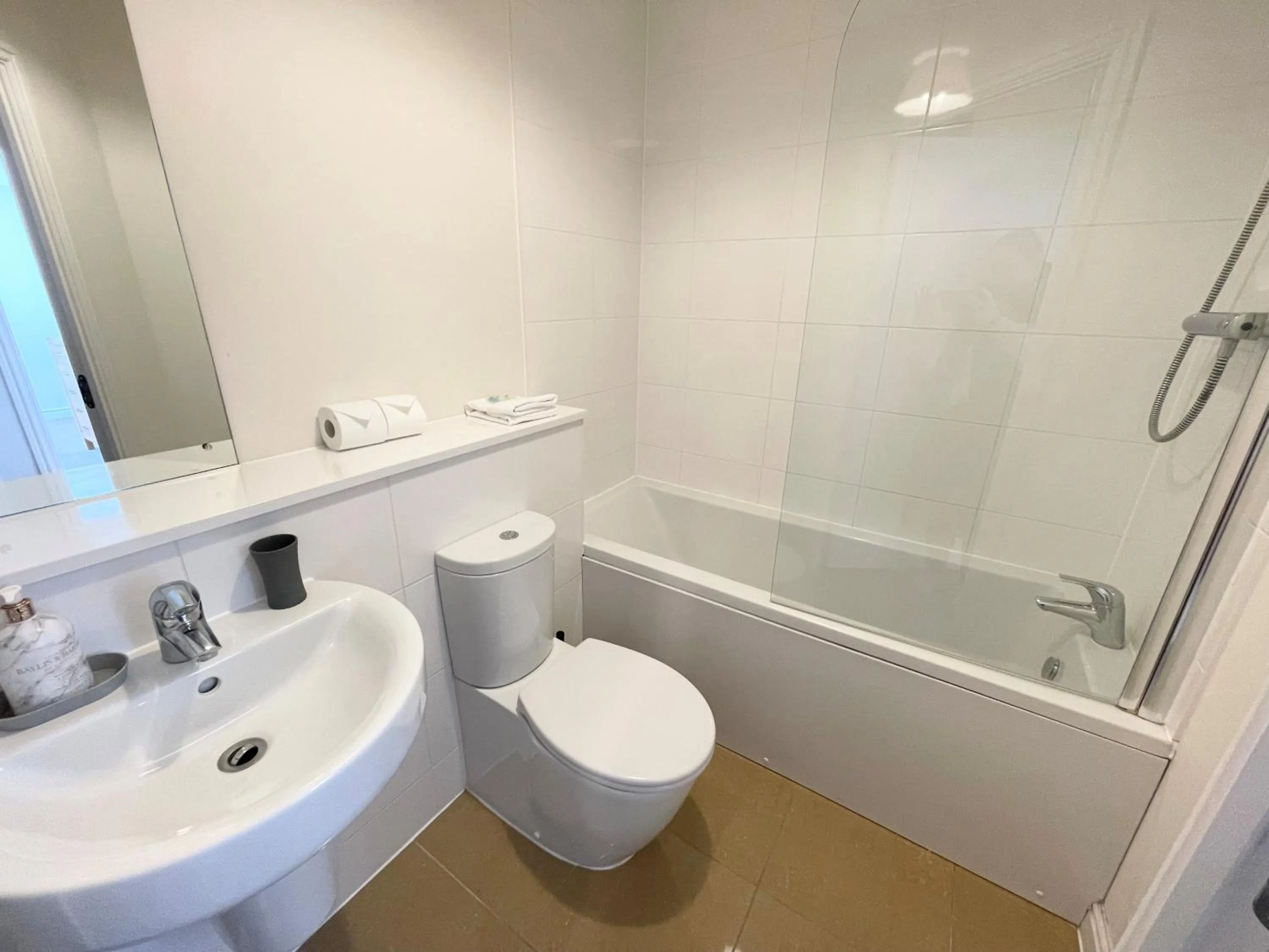 Blue Sky Apartments @Wallis Square, Farnborough