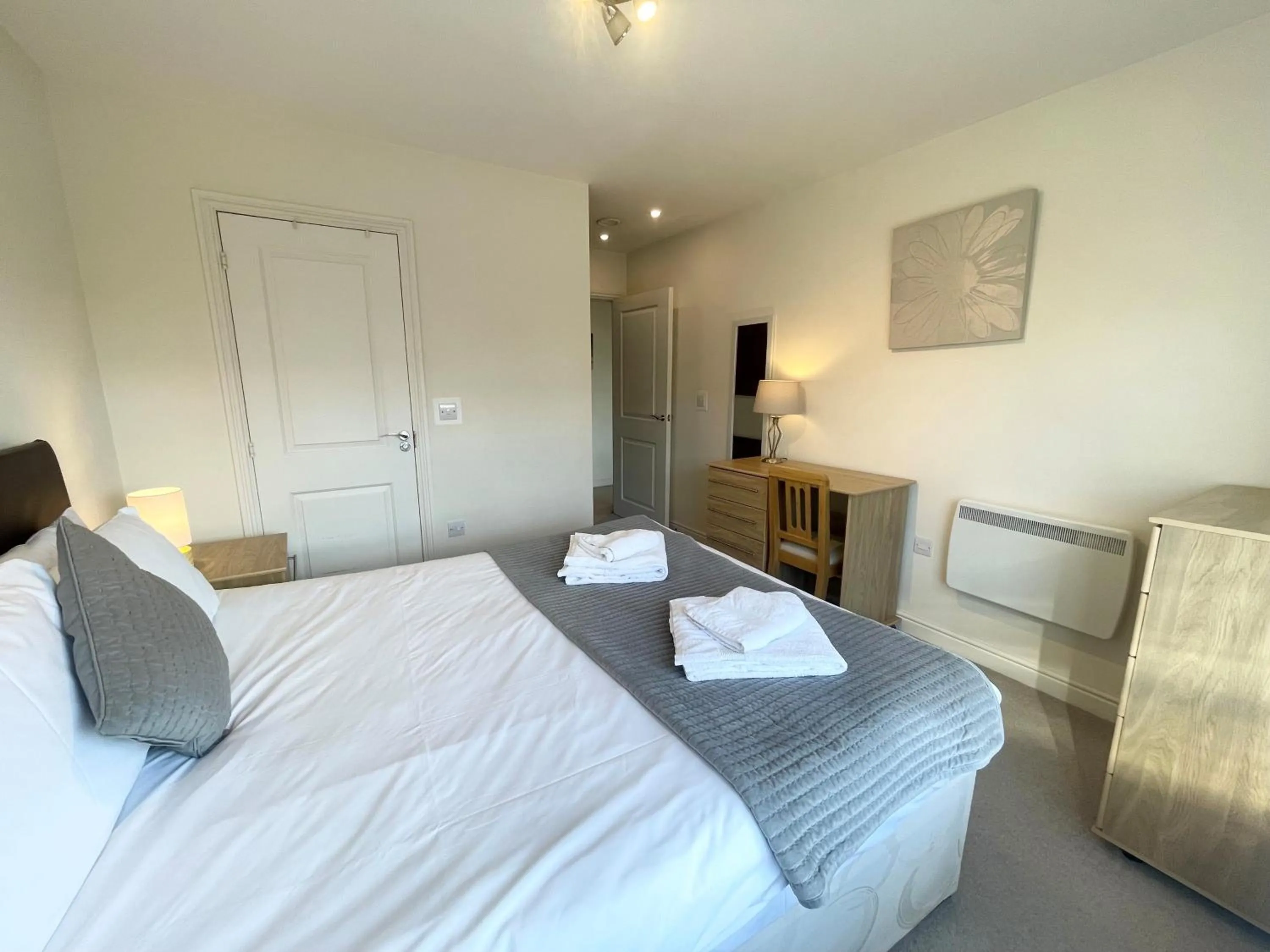 Bed in Blue Sky Apartments @Wallis Square, Farnborough