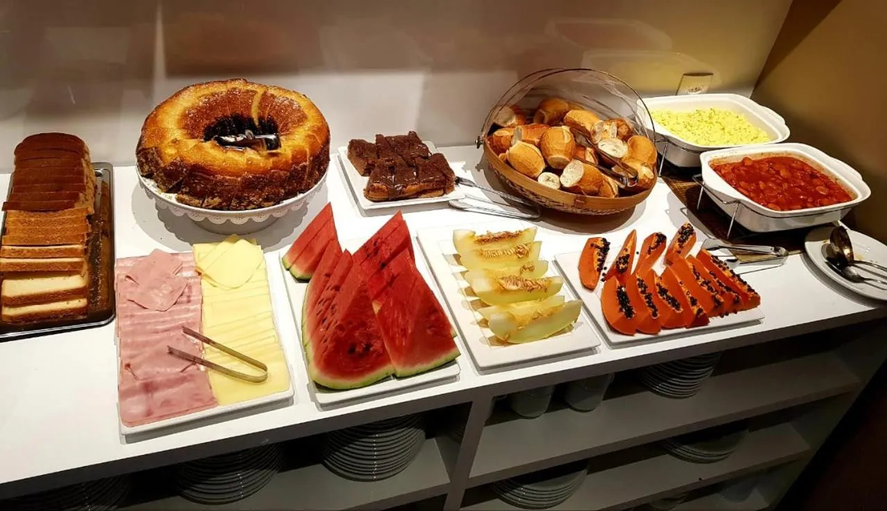 Restaurant/places to eat in Hotel Alpha