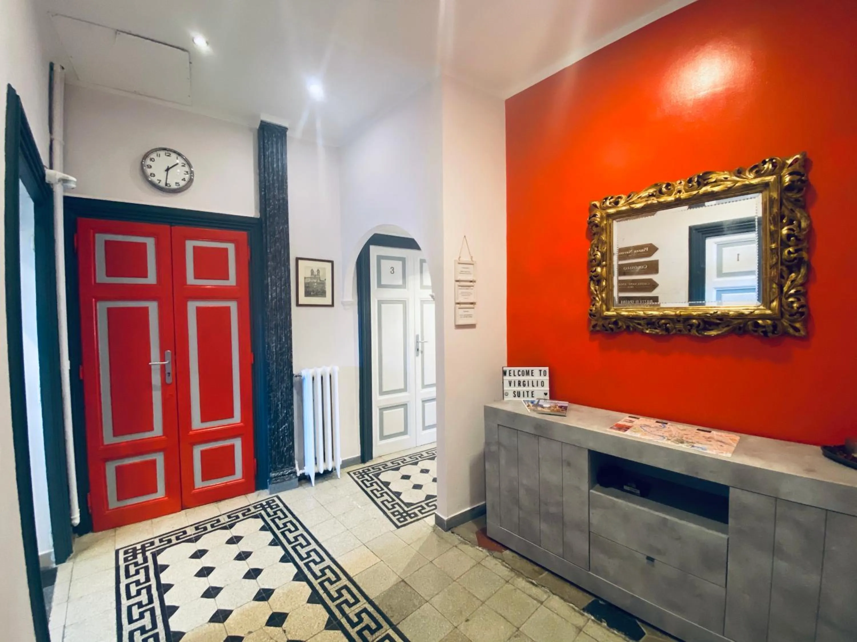 Facade/entrance in Virgilio Suite