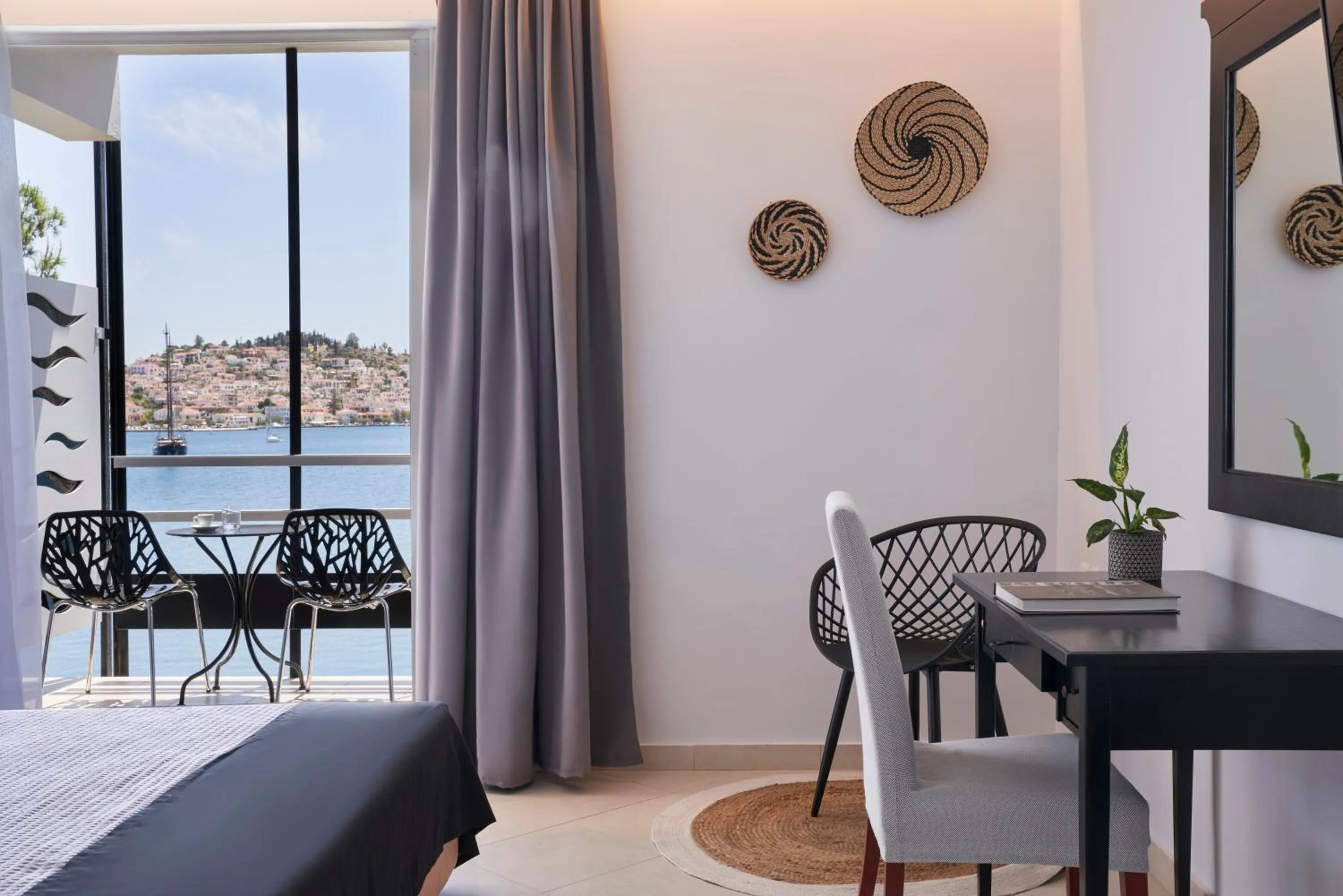 View (from property/room), Bed in Xenia Poros Image Hotel