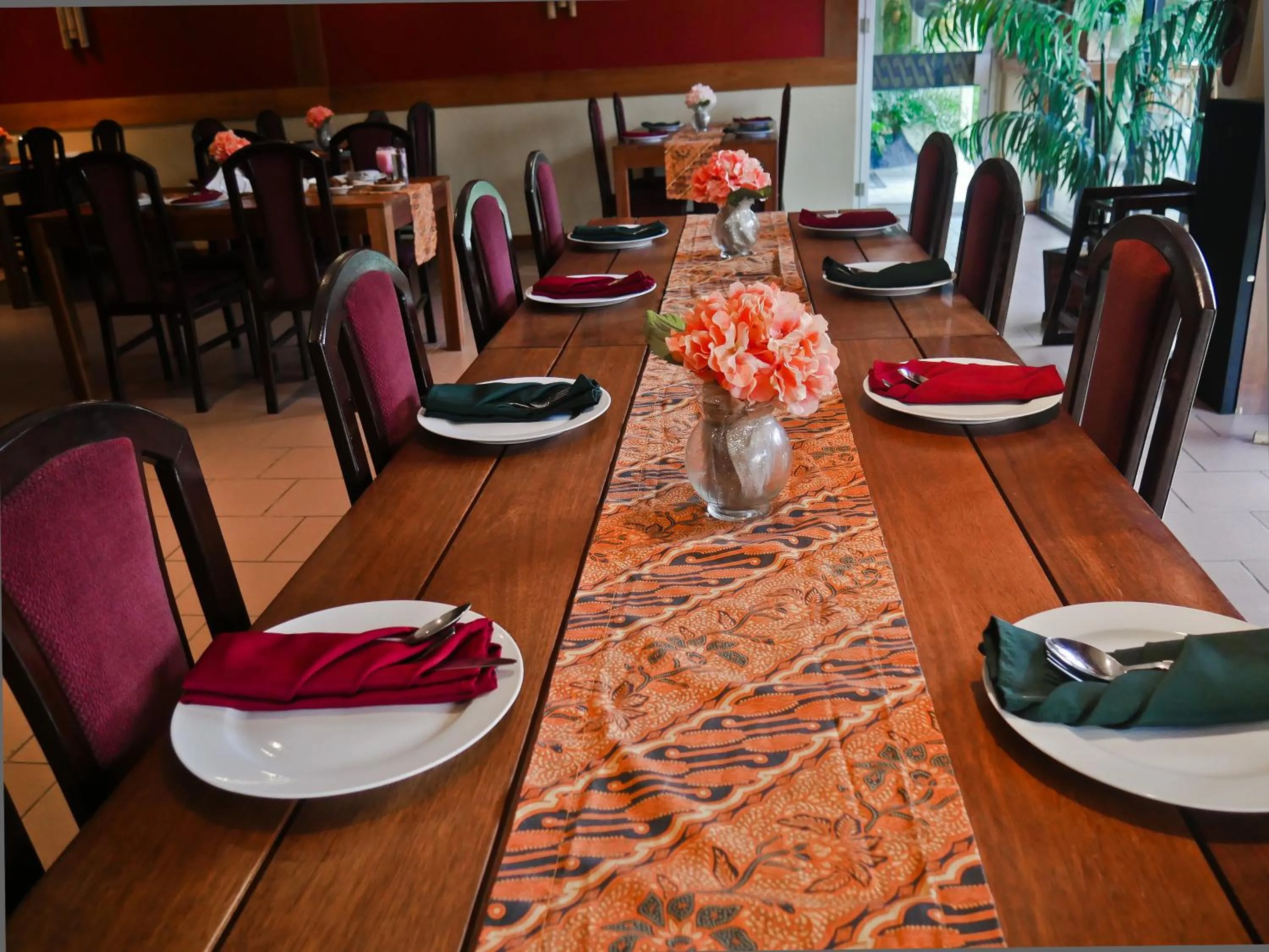 Restaurant/places to eat in Hotel North Resort