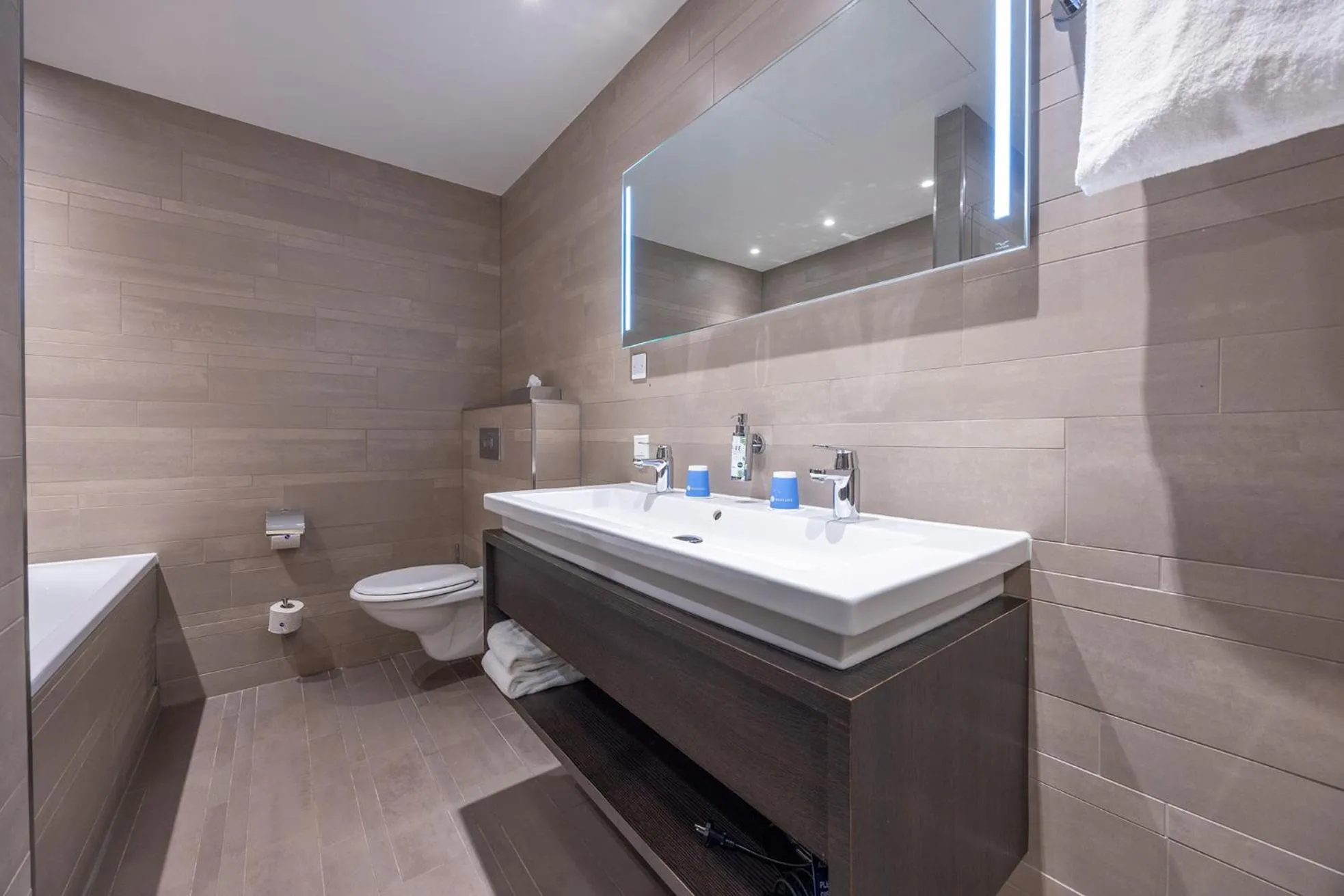 Bathroom in Fletcher Hotel - Restaurant Nautisch Kwartier