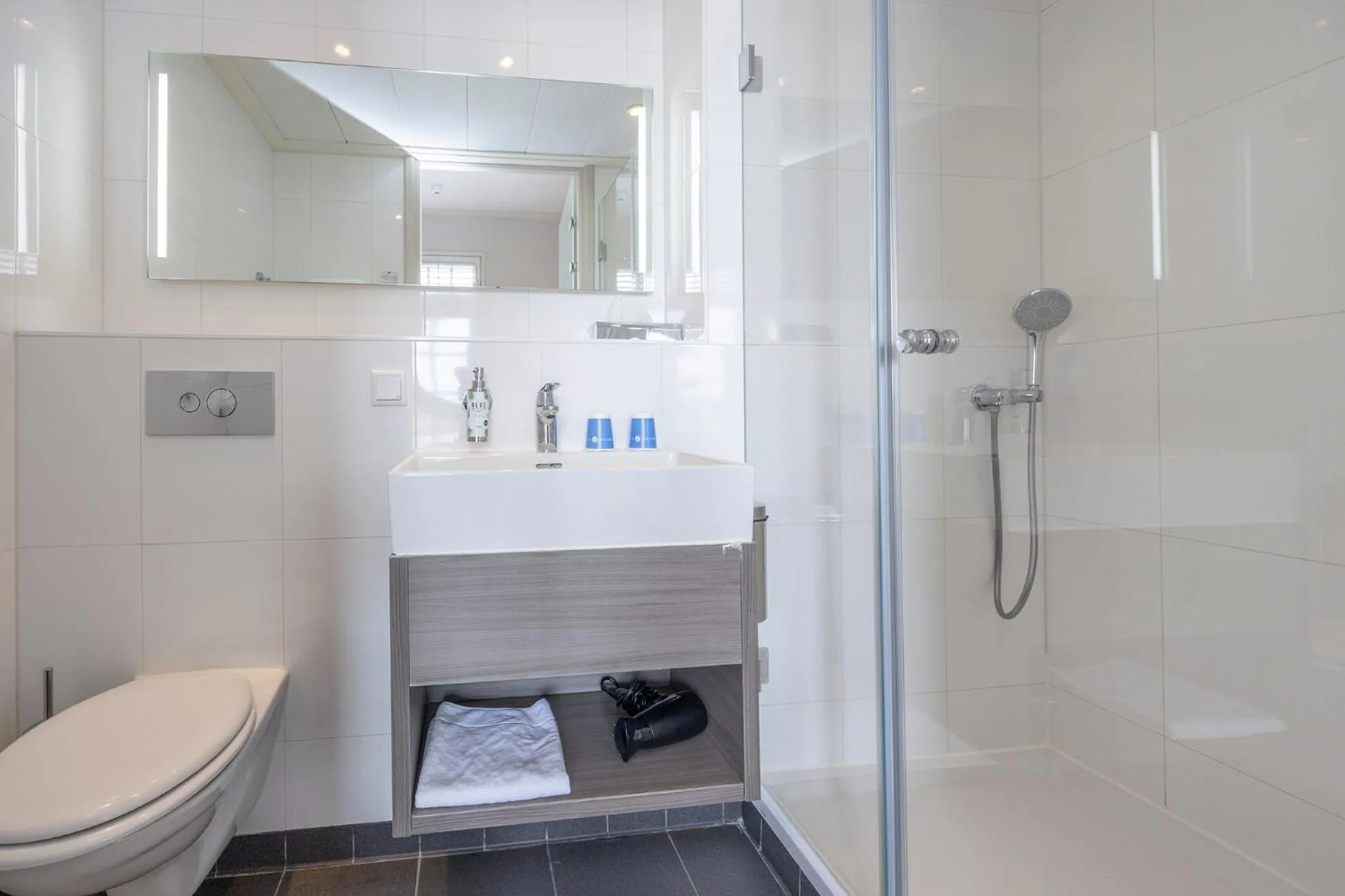 Shower in Fletcher Hotel - Restaurant Nautisch Kwartier