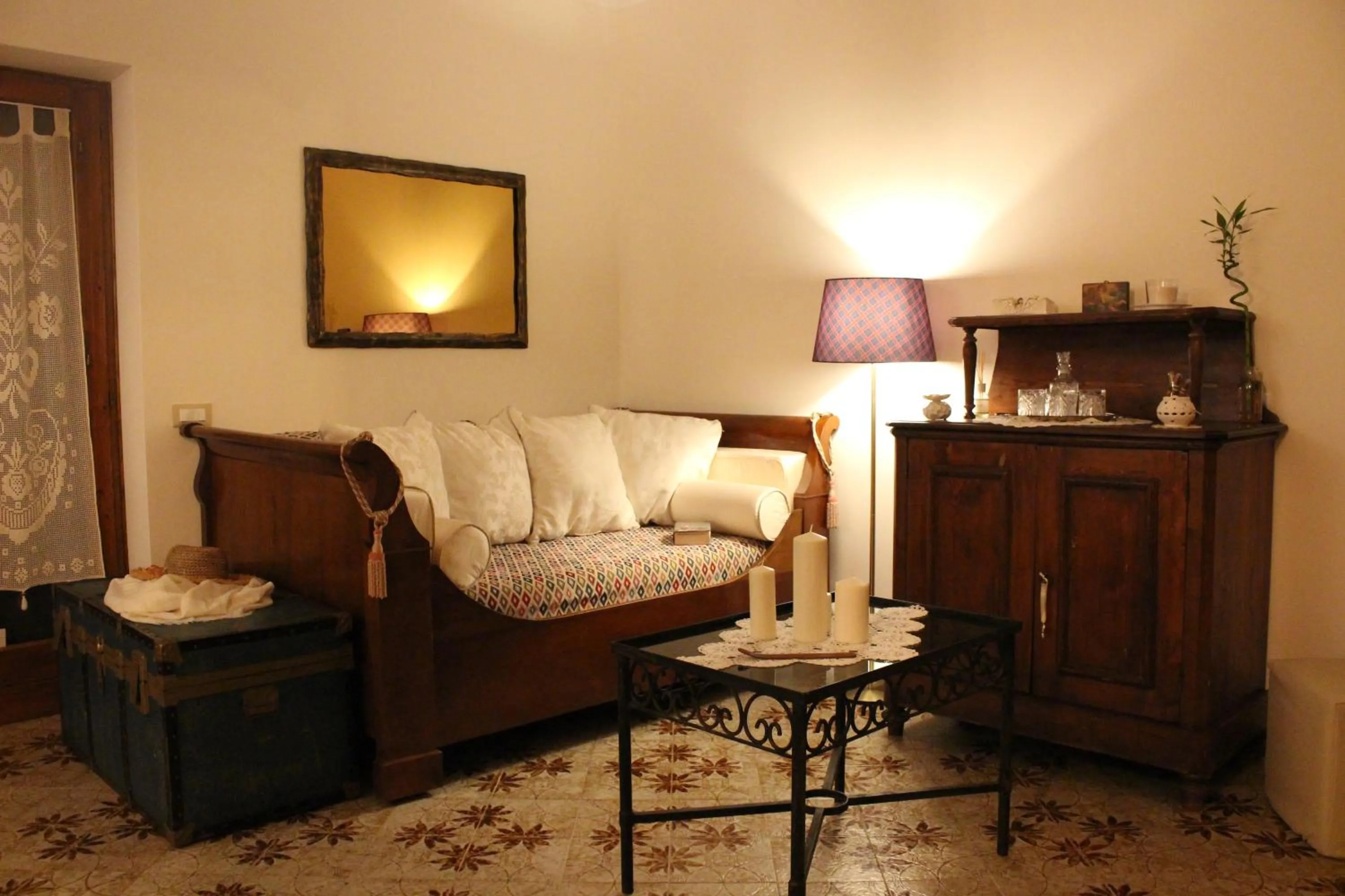 Communal lounge/ TV room in B&Bcasamalì