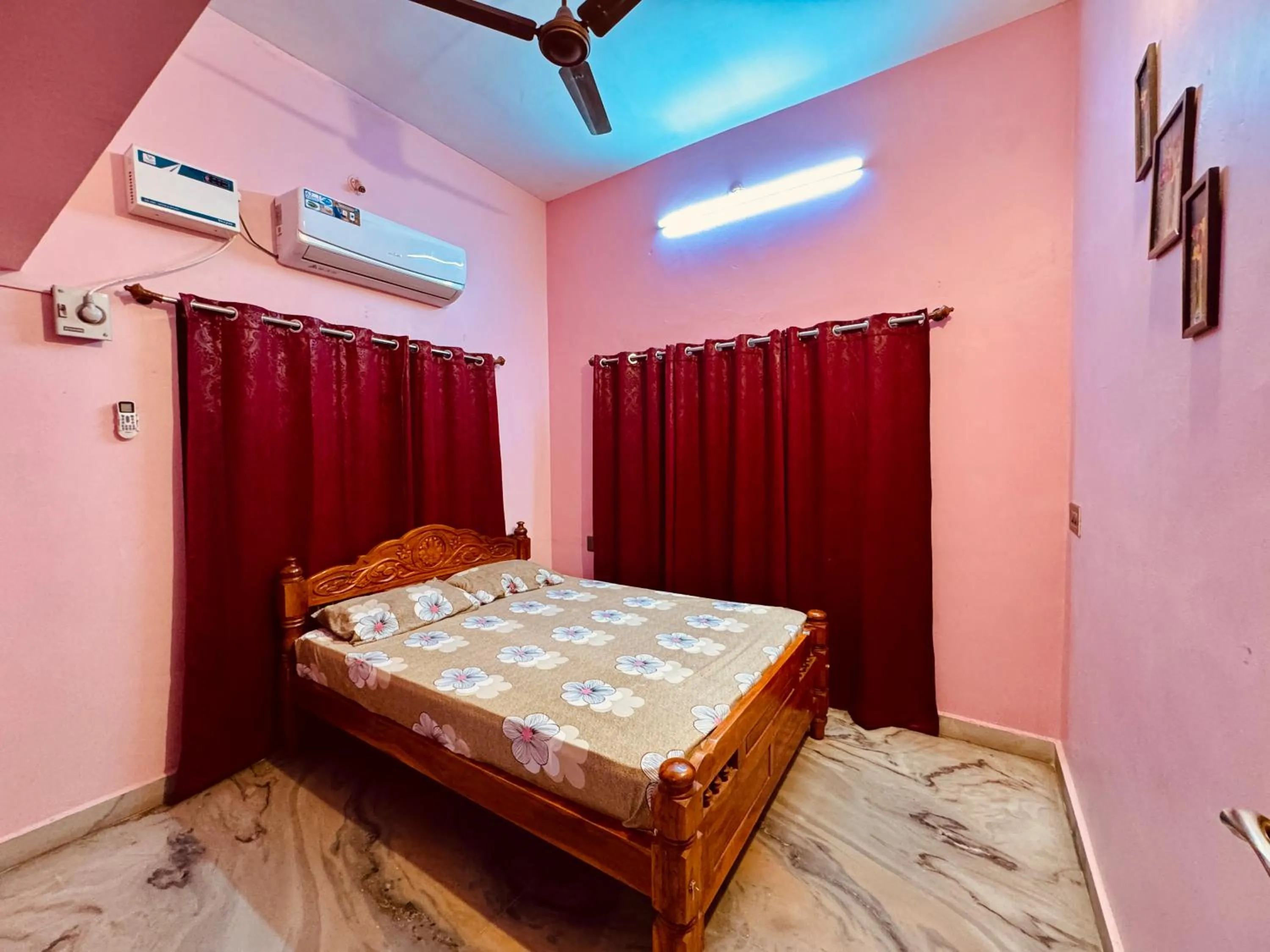 Phoenix Holiday Home
