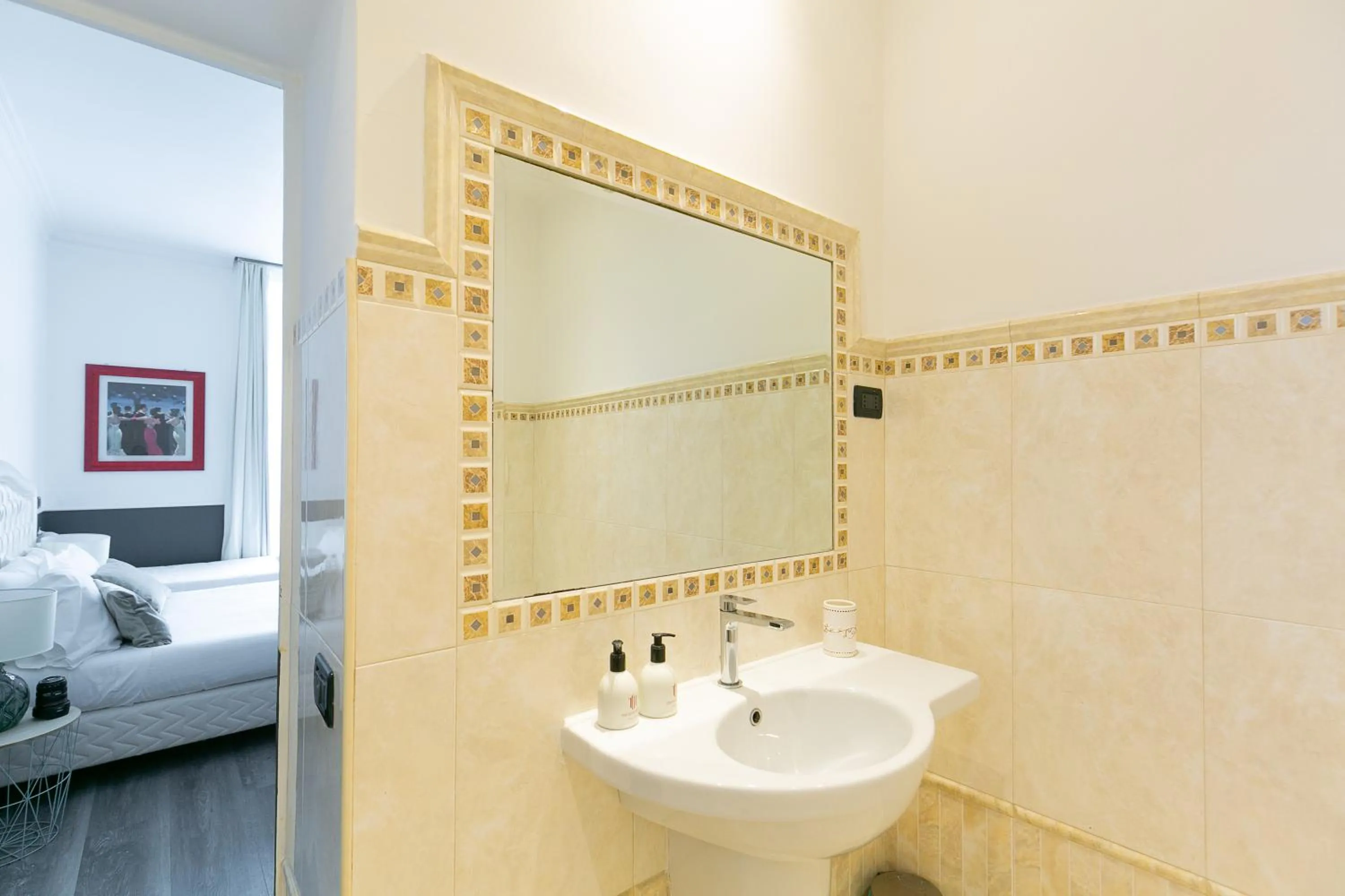 Bathroom, Bed in Capitolium Rooms
