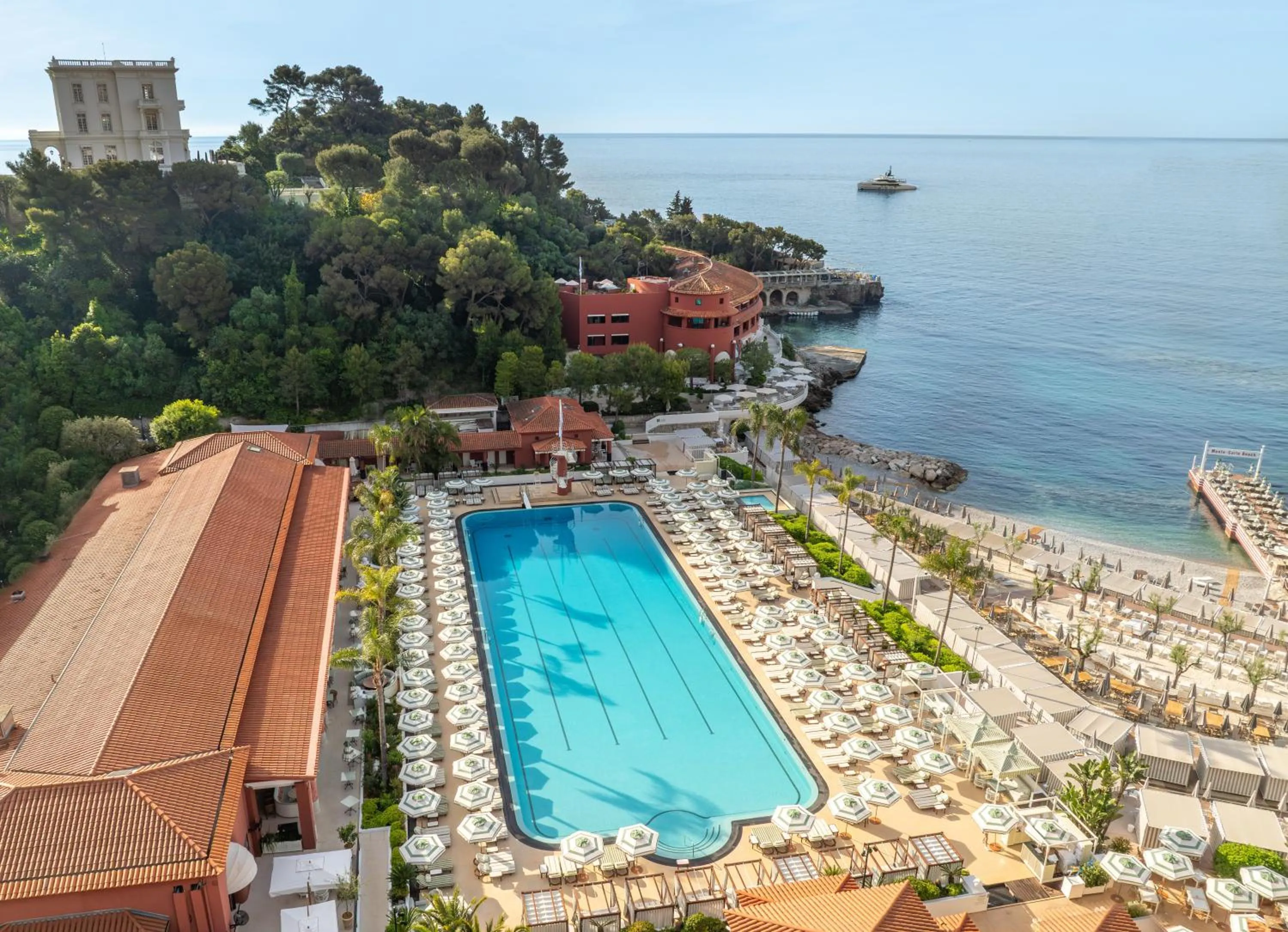 Property building in Monte-Carlo Beach