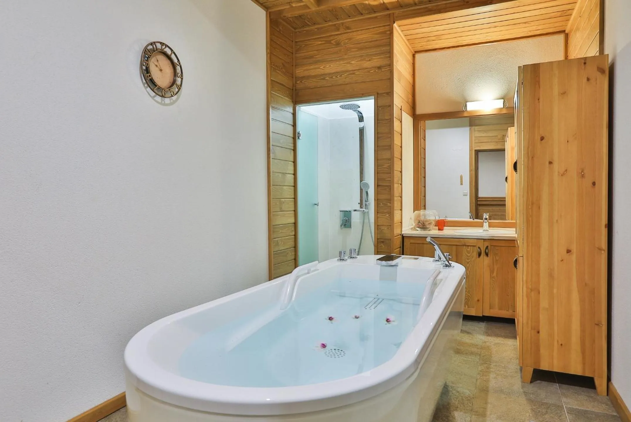 Hot Tub in Pirin Golf Hotel & Spa