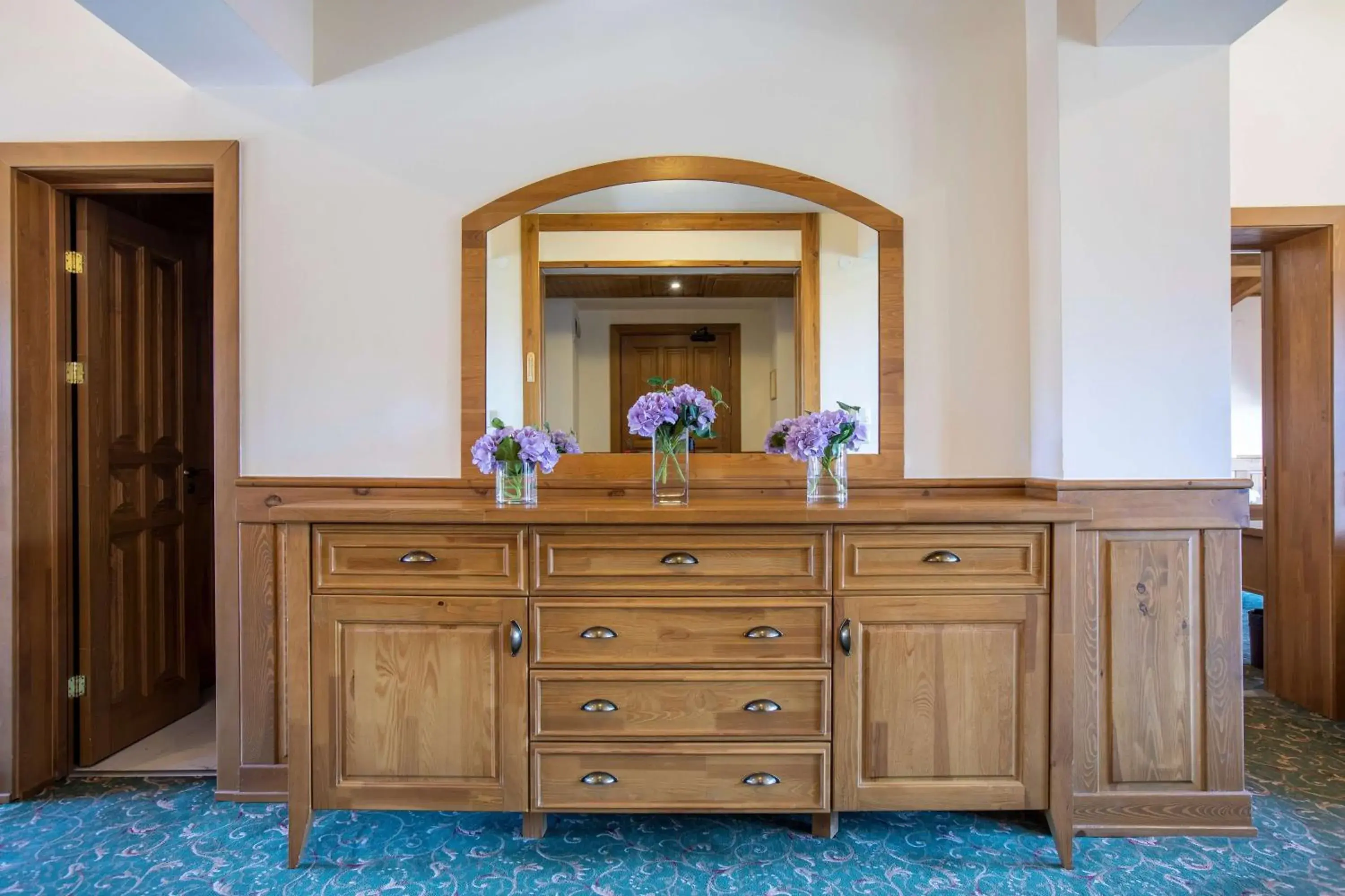 Deluxe Two-Bedroom Suite in Pirin Golf Hotel & Spa Deluxe Two-Bedroom Suite in Pirin Golf Hotel & Spa