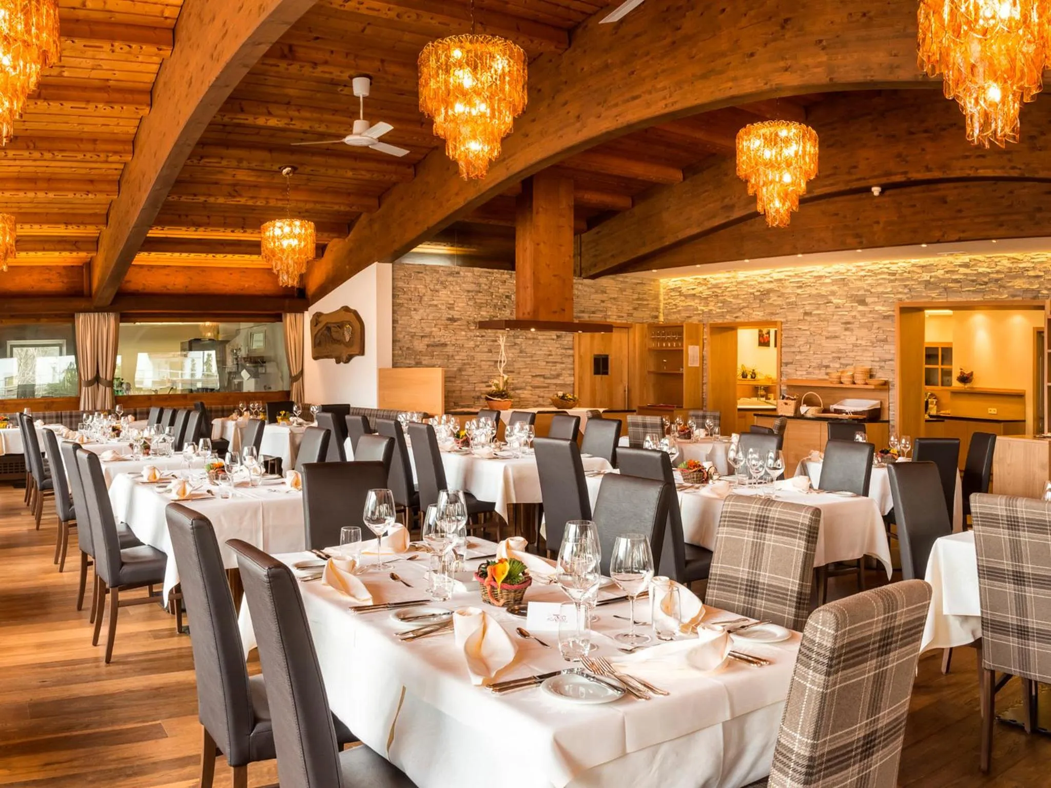 Restaurant/places to eat in Alpin & Vital Hotel La Perla