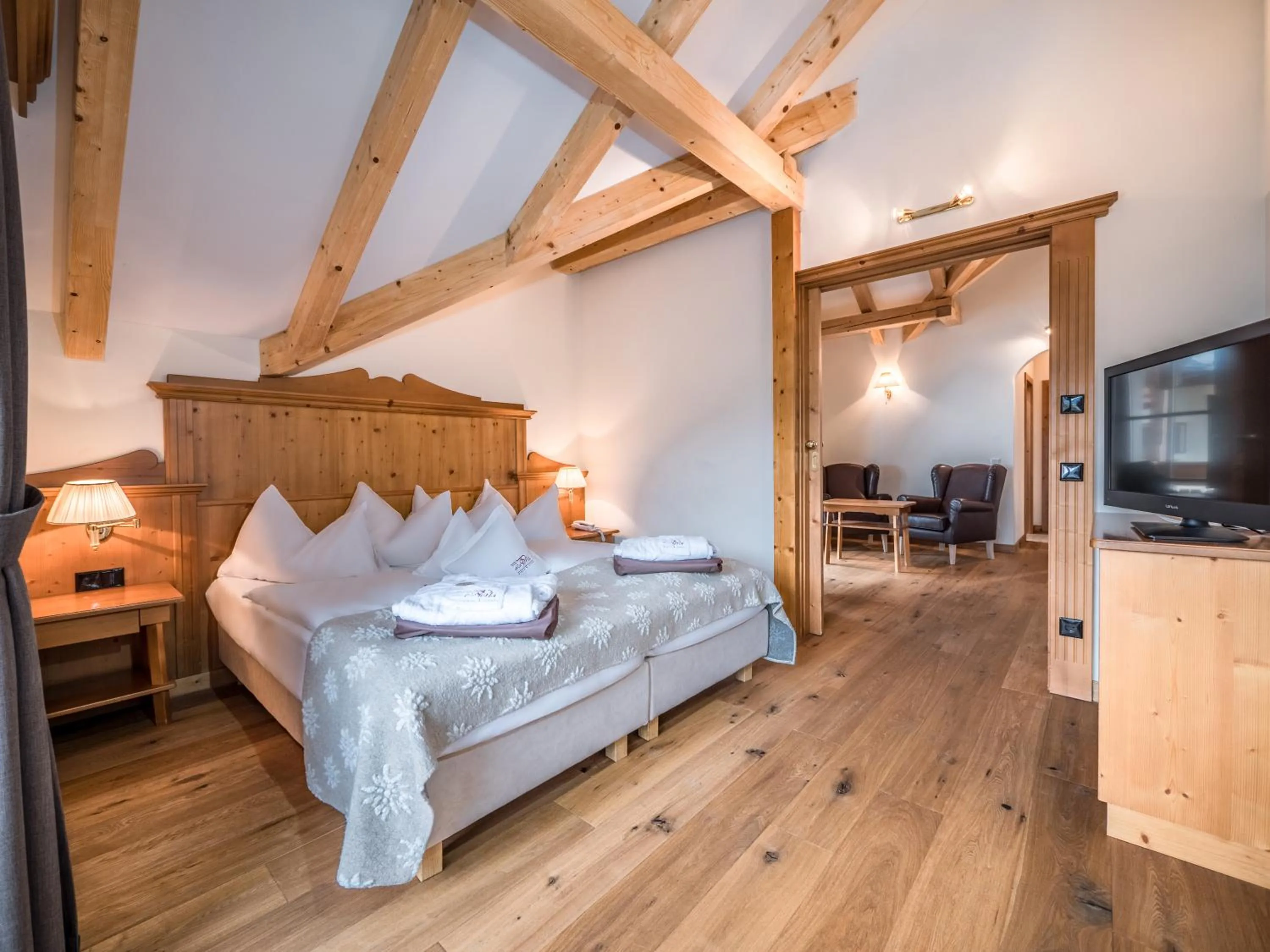 Photo of the whole room, Bed in Alpin & Vital Hotel La Perla