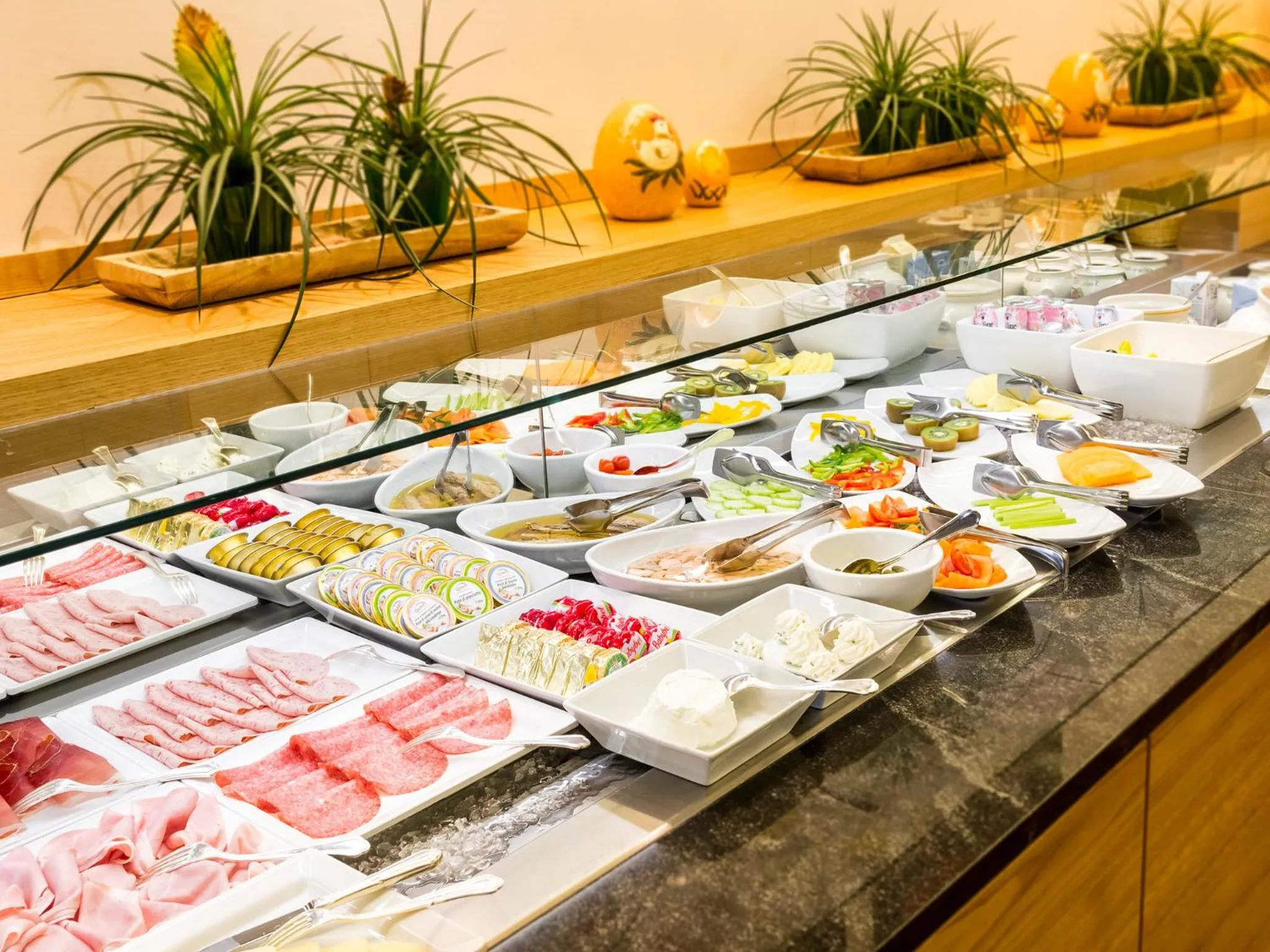 Buffet breakfast in Alpin & Vital Hotel La Perla