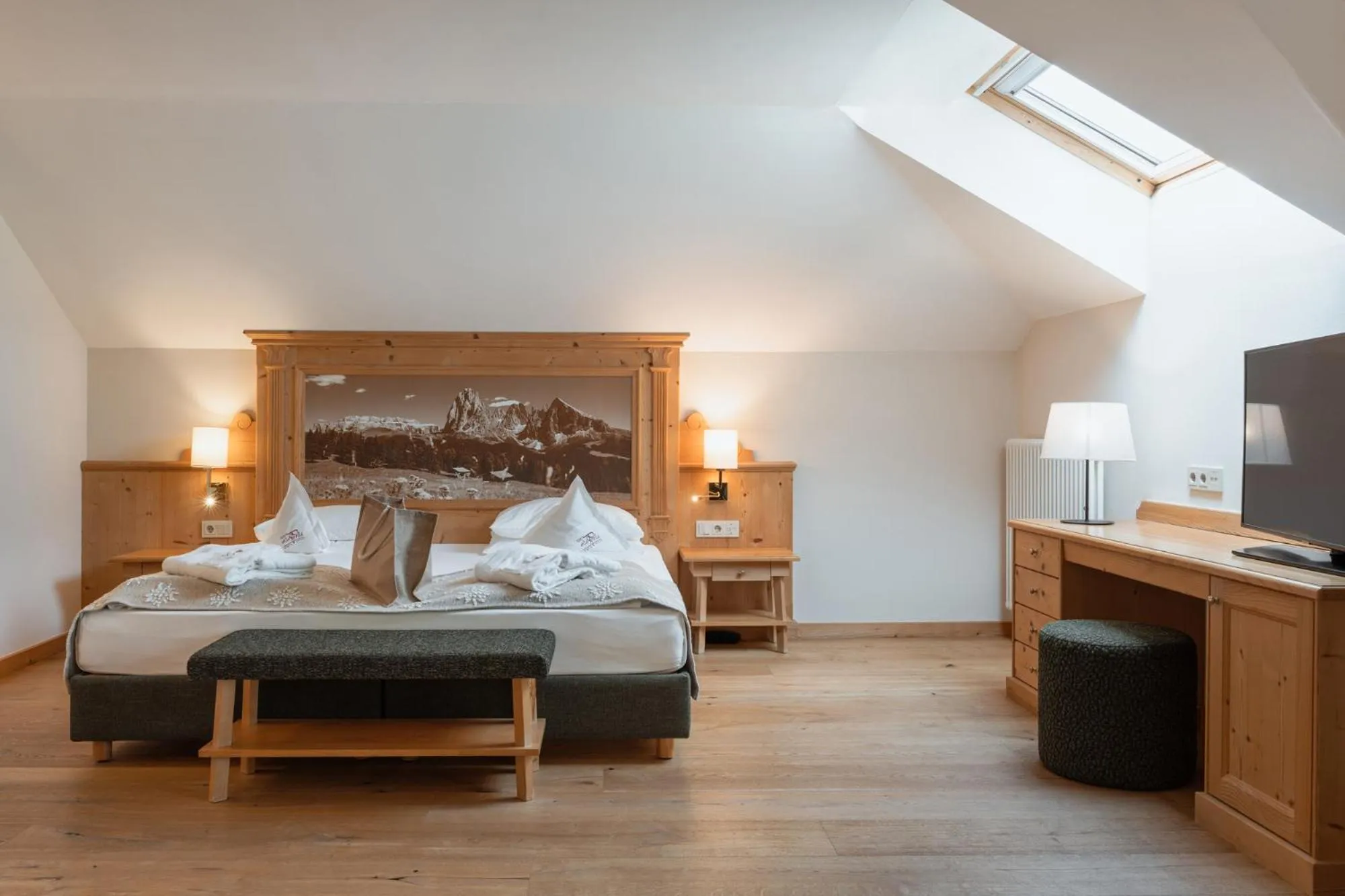 Bed in Alpin & Vital Hotel La Perla