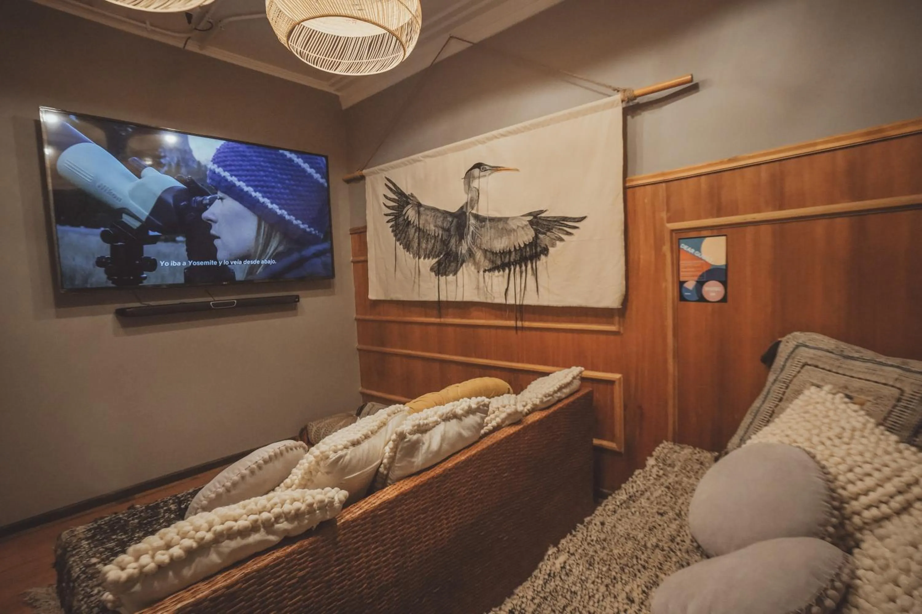 Communal lounge/ TV room in Selina Plaza Pucón