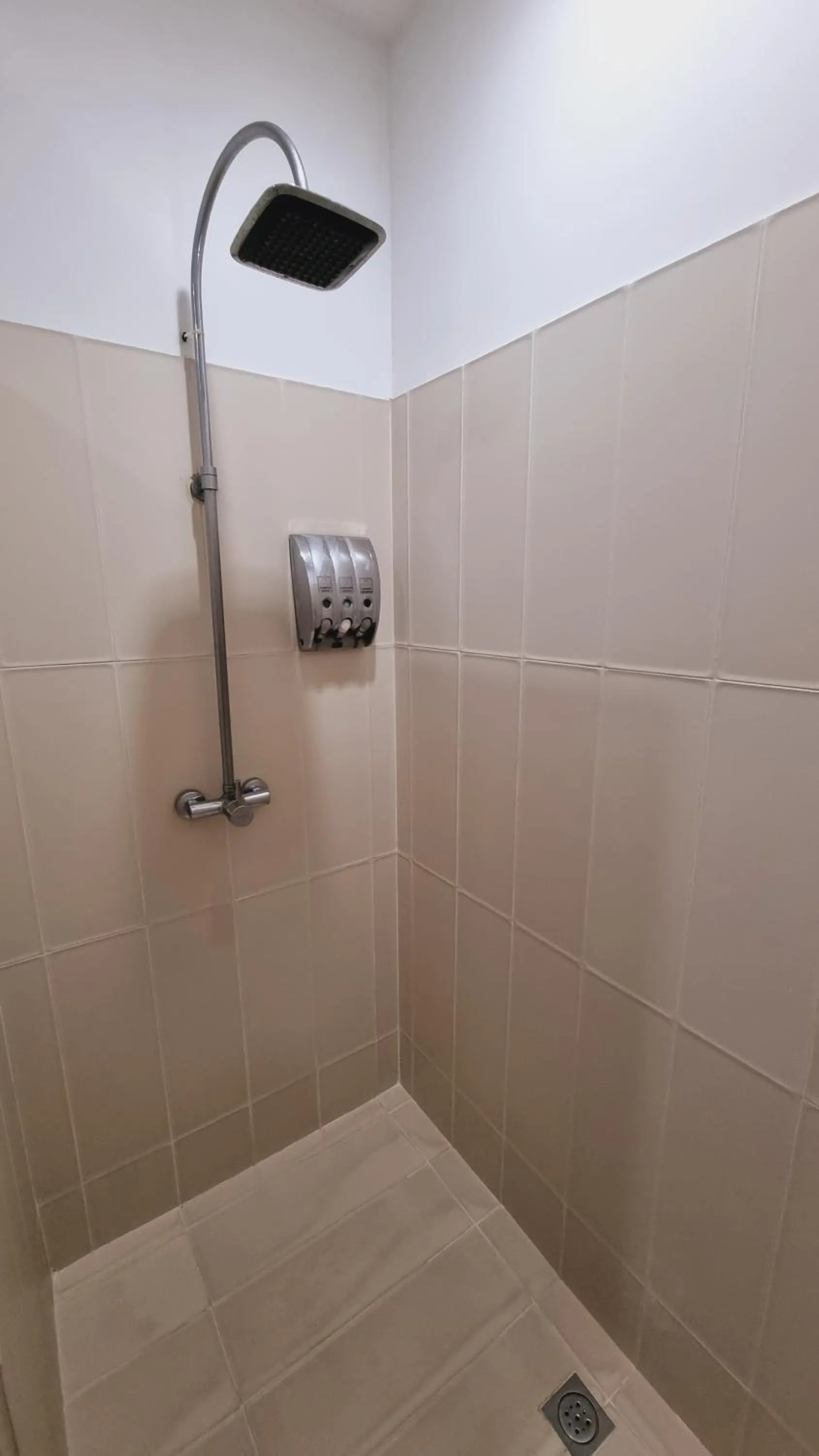 Shower in Habitat Suites Hotel By GHO Hoteles