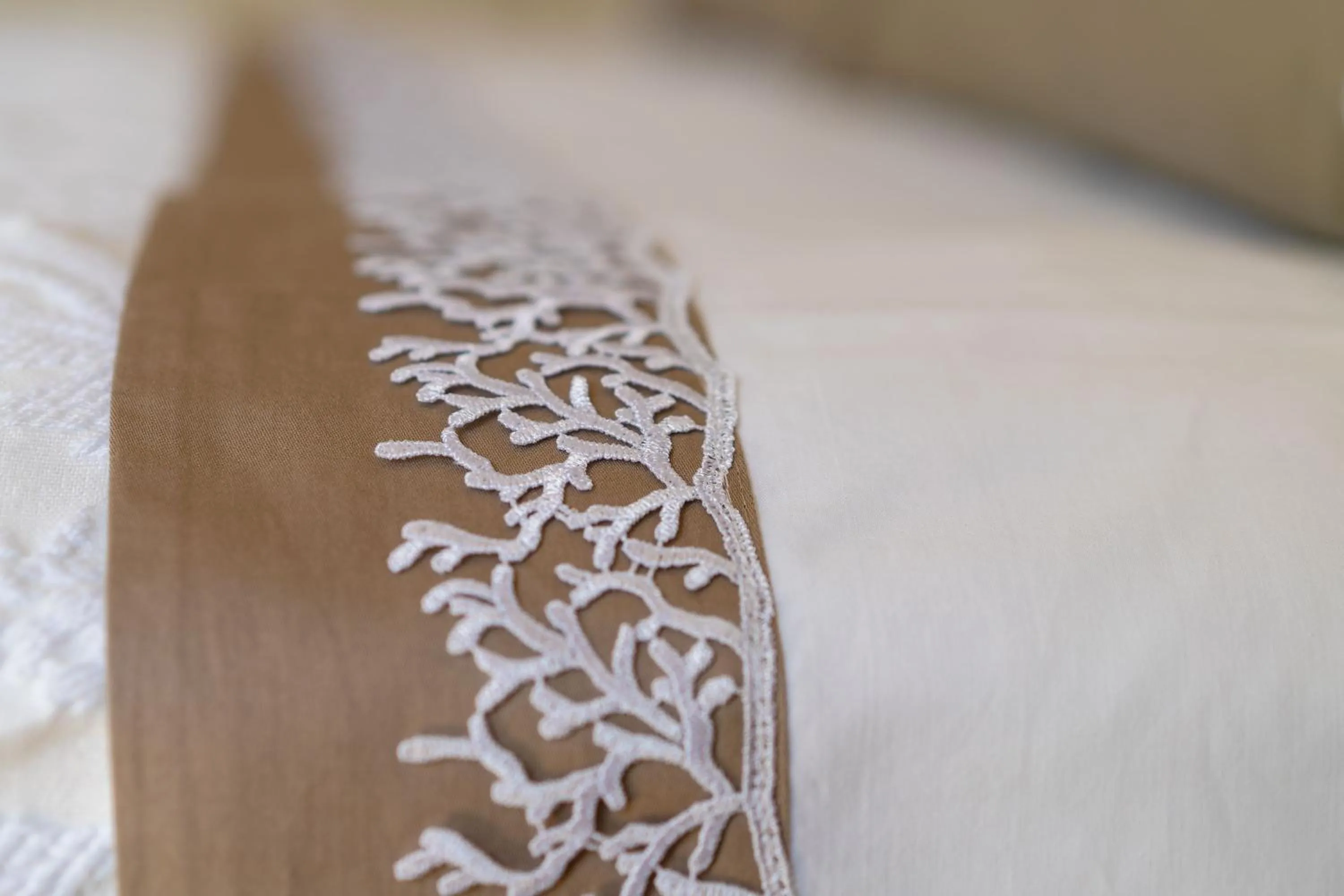 Decorative detail in Lemon Factor Sorrento