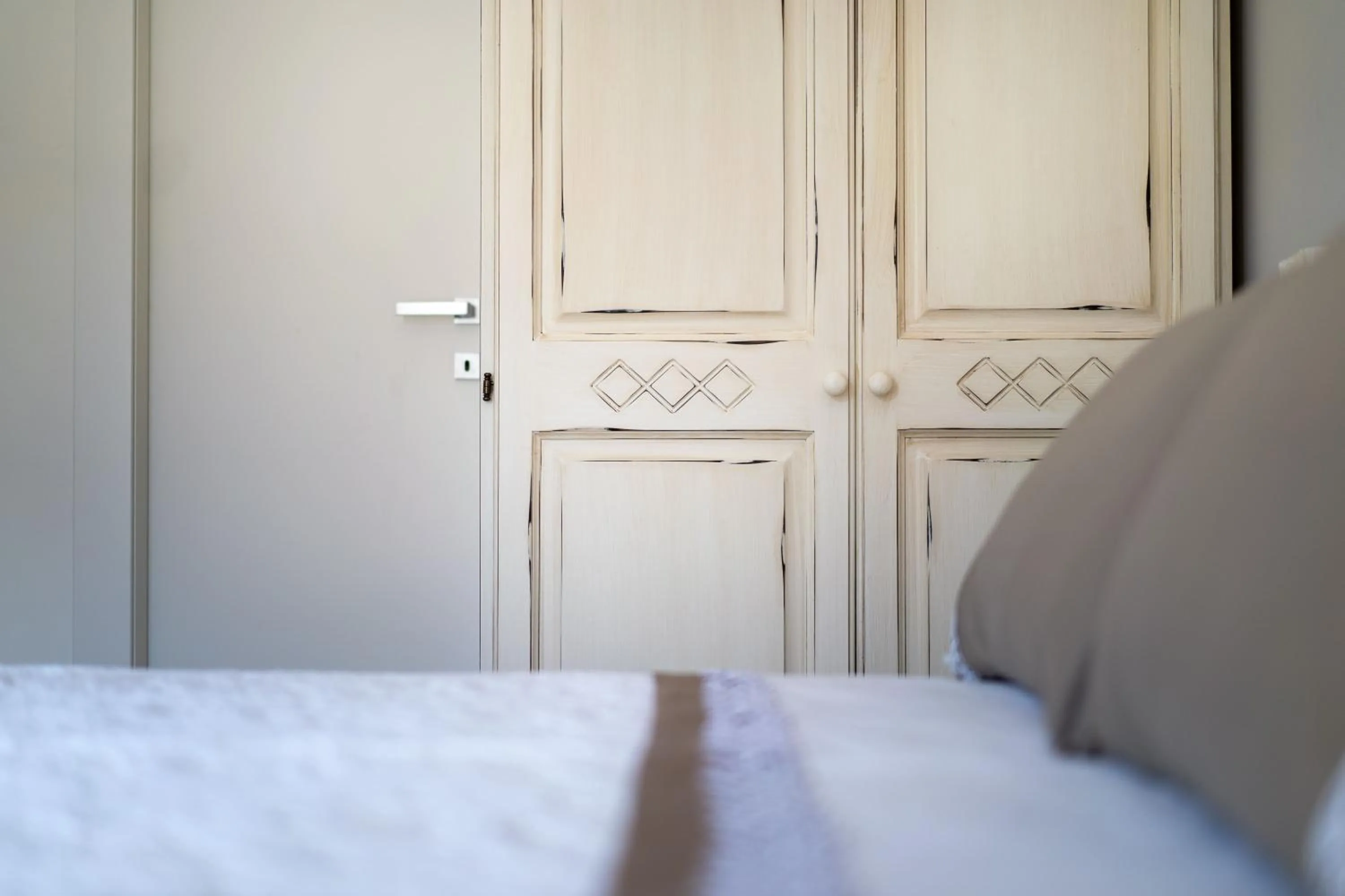 Bed in Lemon Factor Sorrento