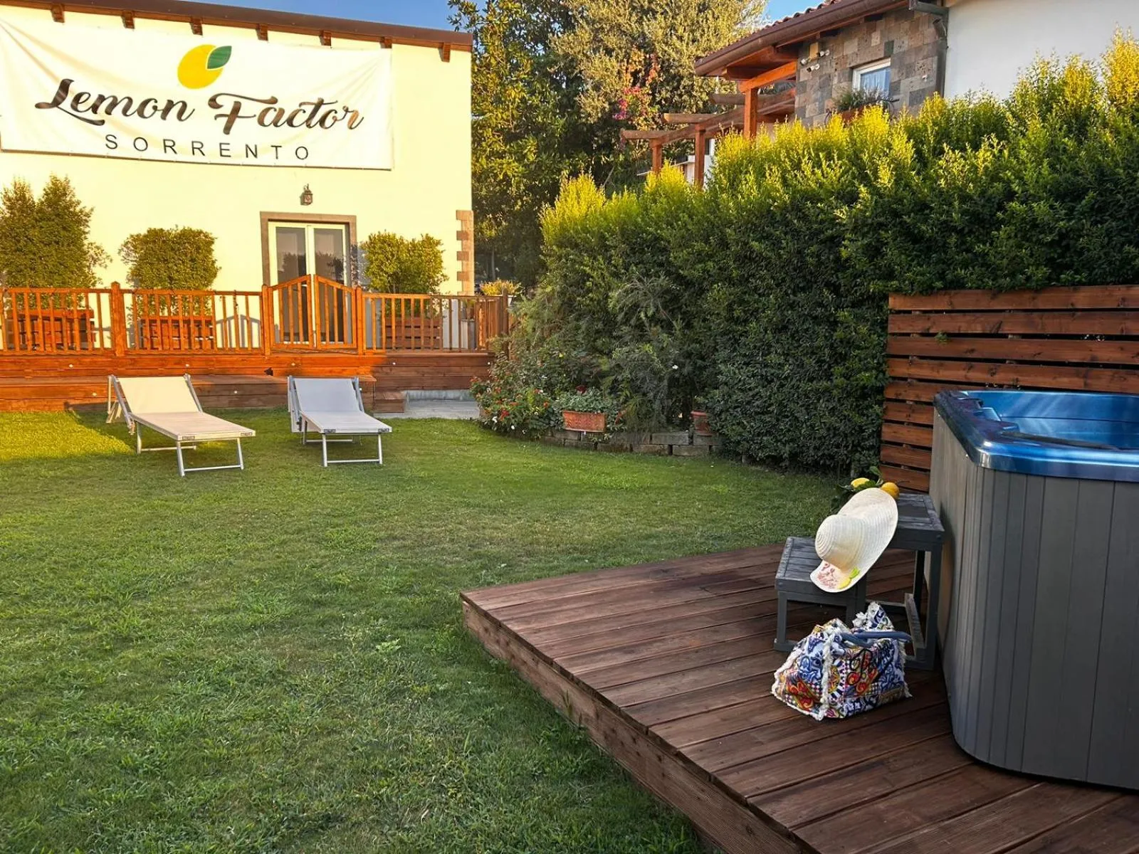 Swimming pool in Lemon Factor Sorrento
