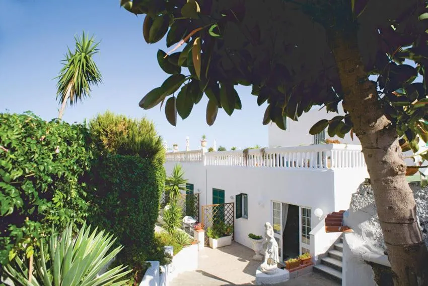 Facade/entrance in Villa Natalina