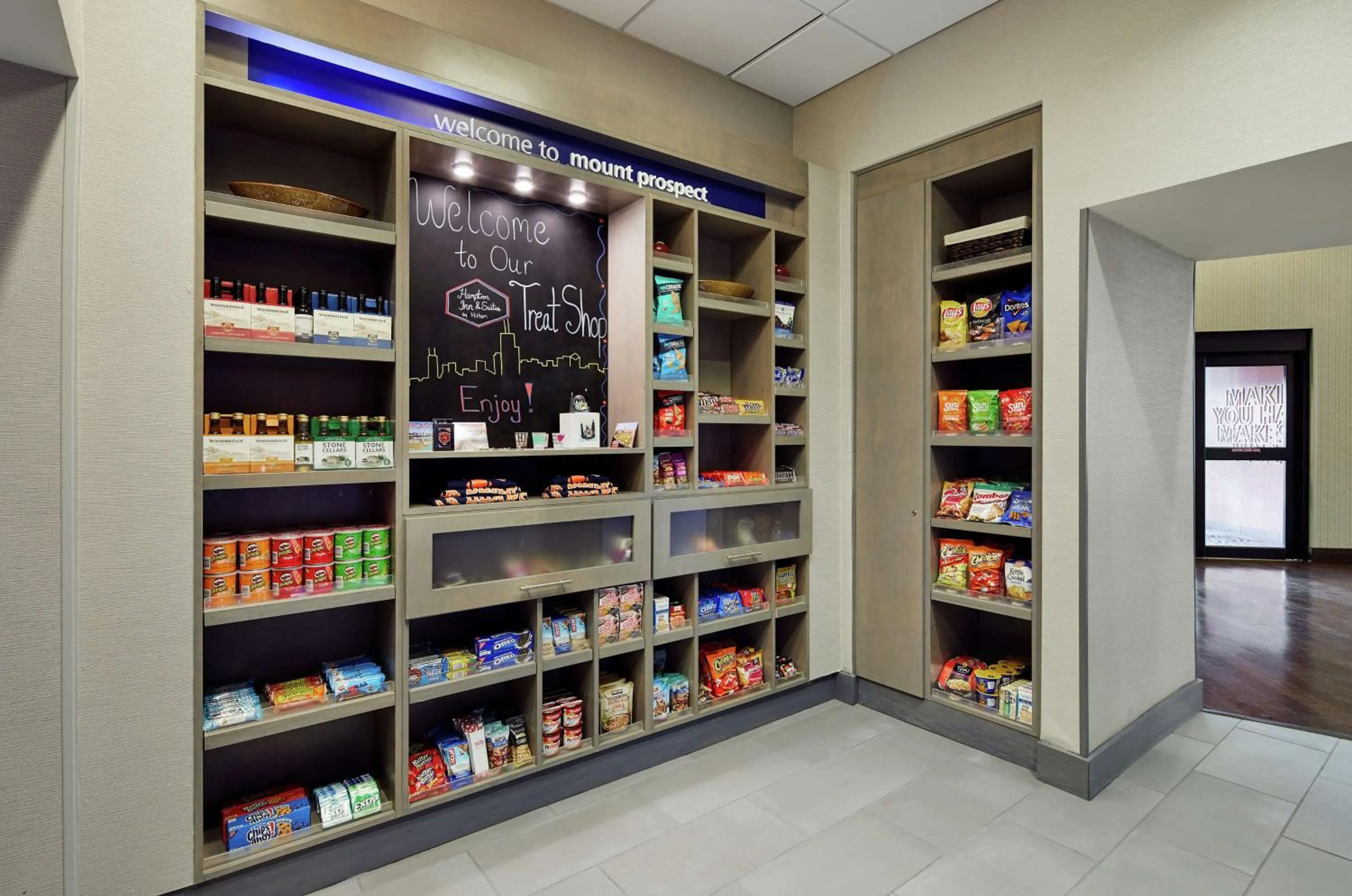 Restaurant/places to eat in Hampton Inn & Suites Mt. Prospect