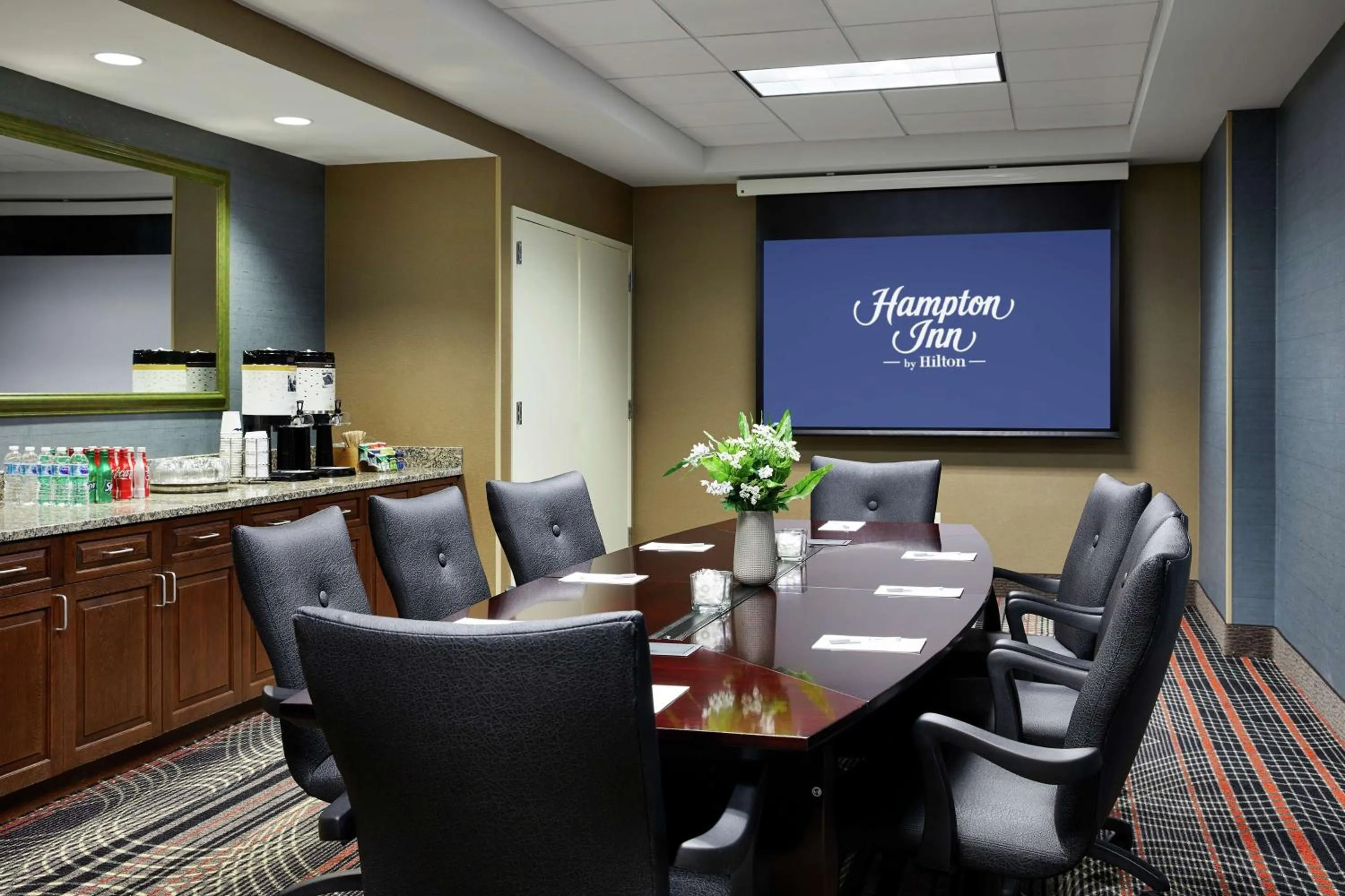 Meeting/conference room in Hampton Inn & Suites Mt. Prospect